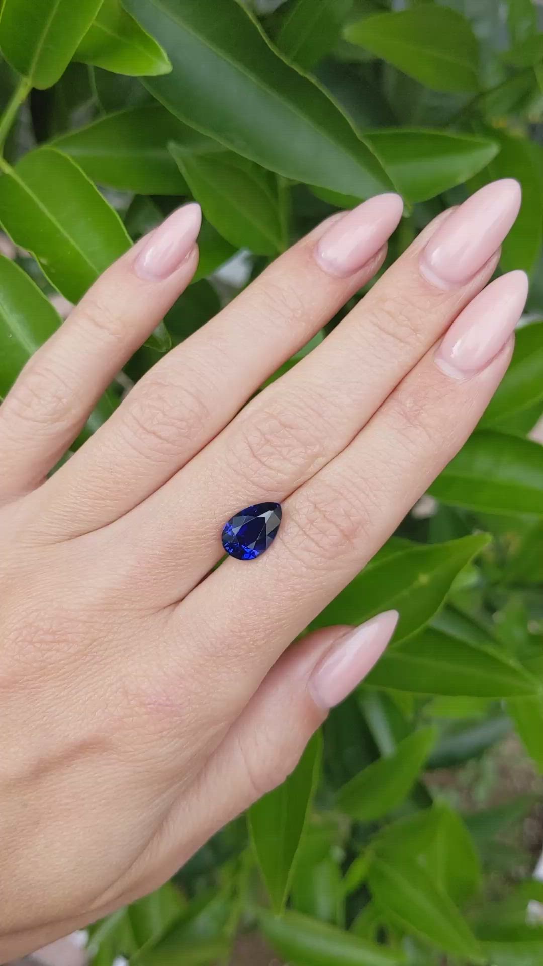 4.01 Ct. Blue Sapphire from Ceylon (Sri Lanka) Size Video