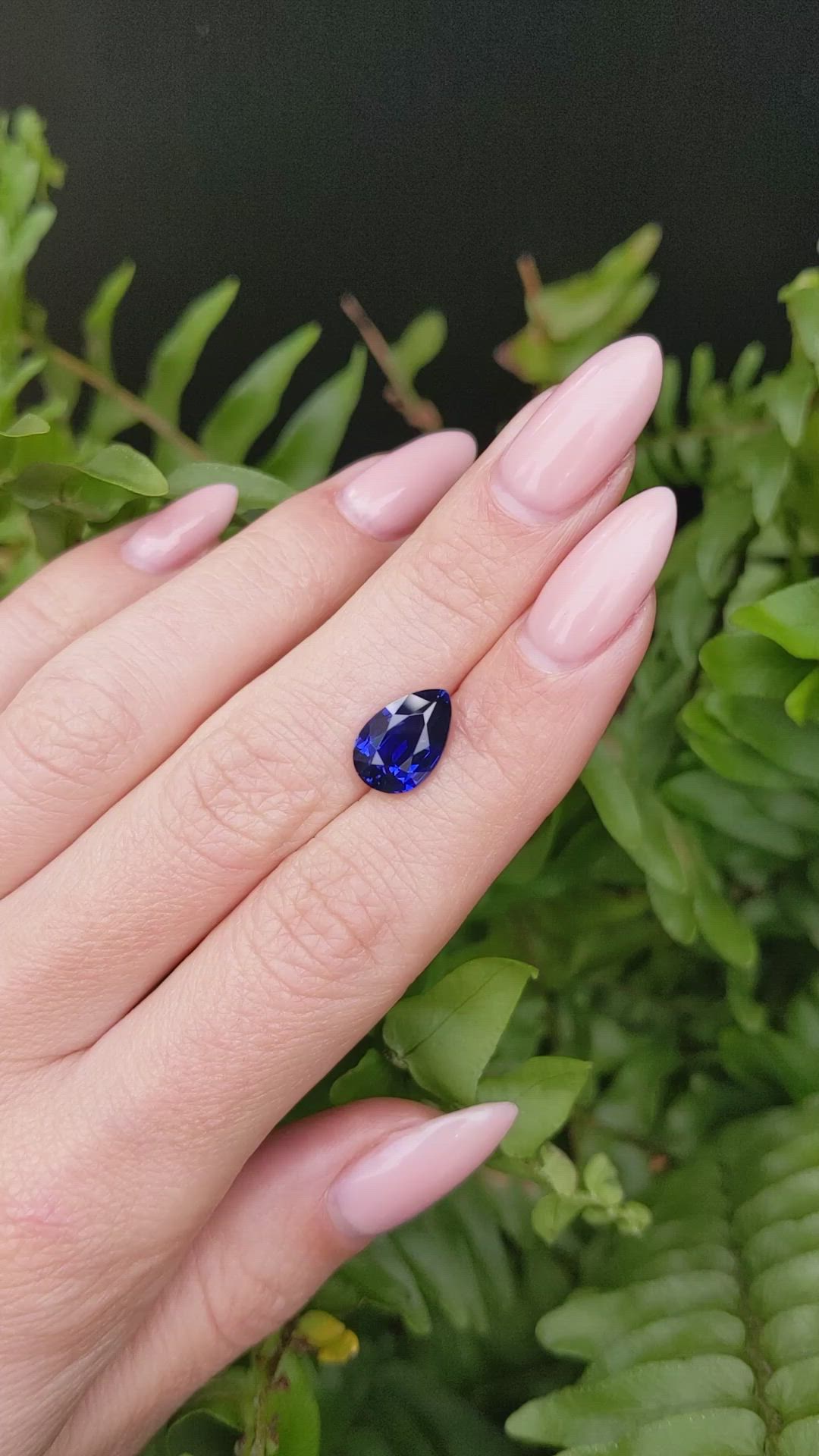 4.01 Ct. Blue Sapphire from Ceylon (Sri Lanka) Size Video