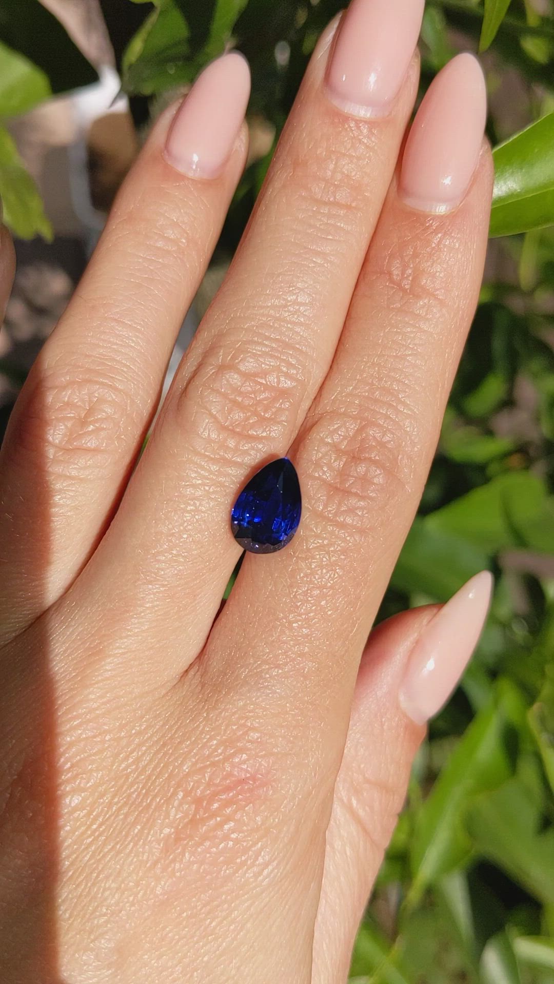 4.01 Ct. Blue Sapphire from Ceylon (Sri Lanka) Size Video