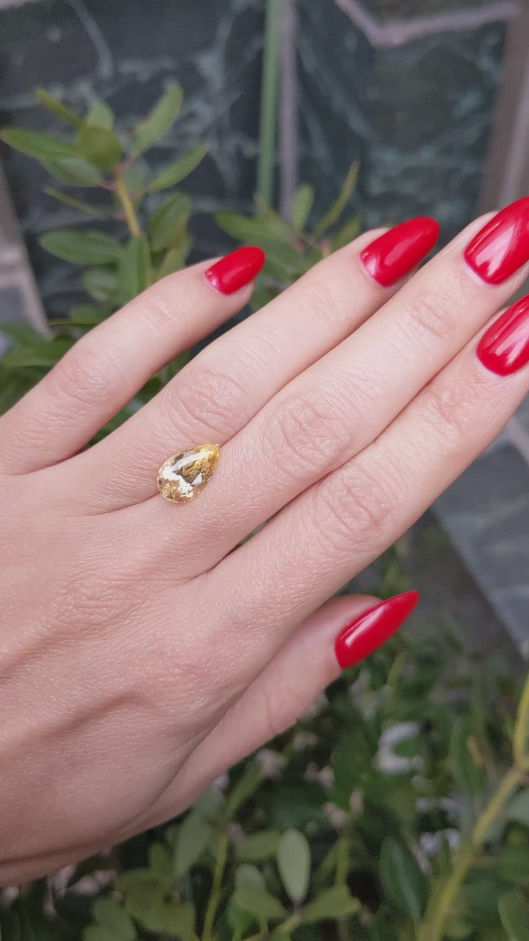 4.00 Ct. Yellow Sapphire from Ceylon (Sri Lanka) Size Video