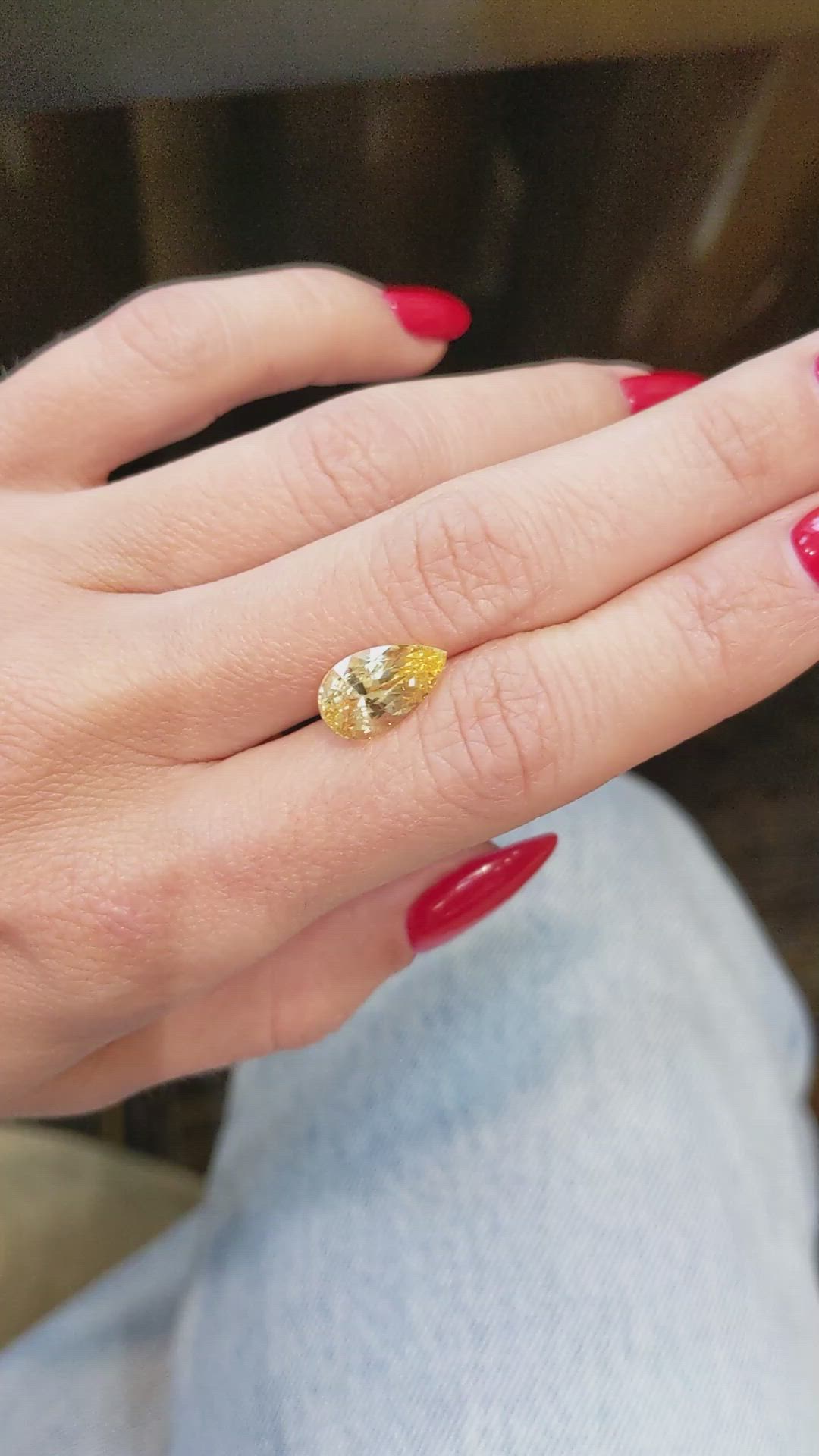 4.00 Ct. Yellow Sapphire from Ceylon (Sri Lanka) Size Video