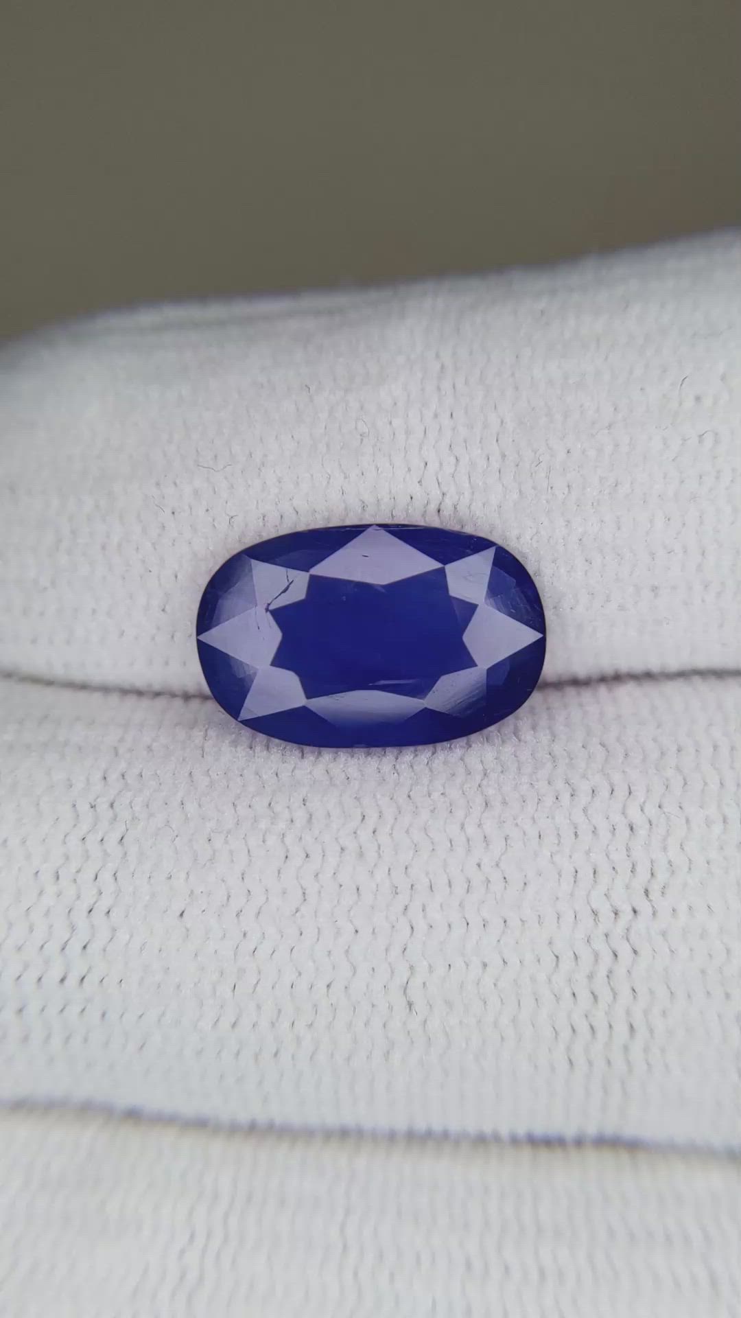 4.40 Ct. Blue Sapphire from Burma (Myanmar) Size Video