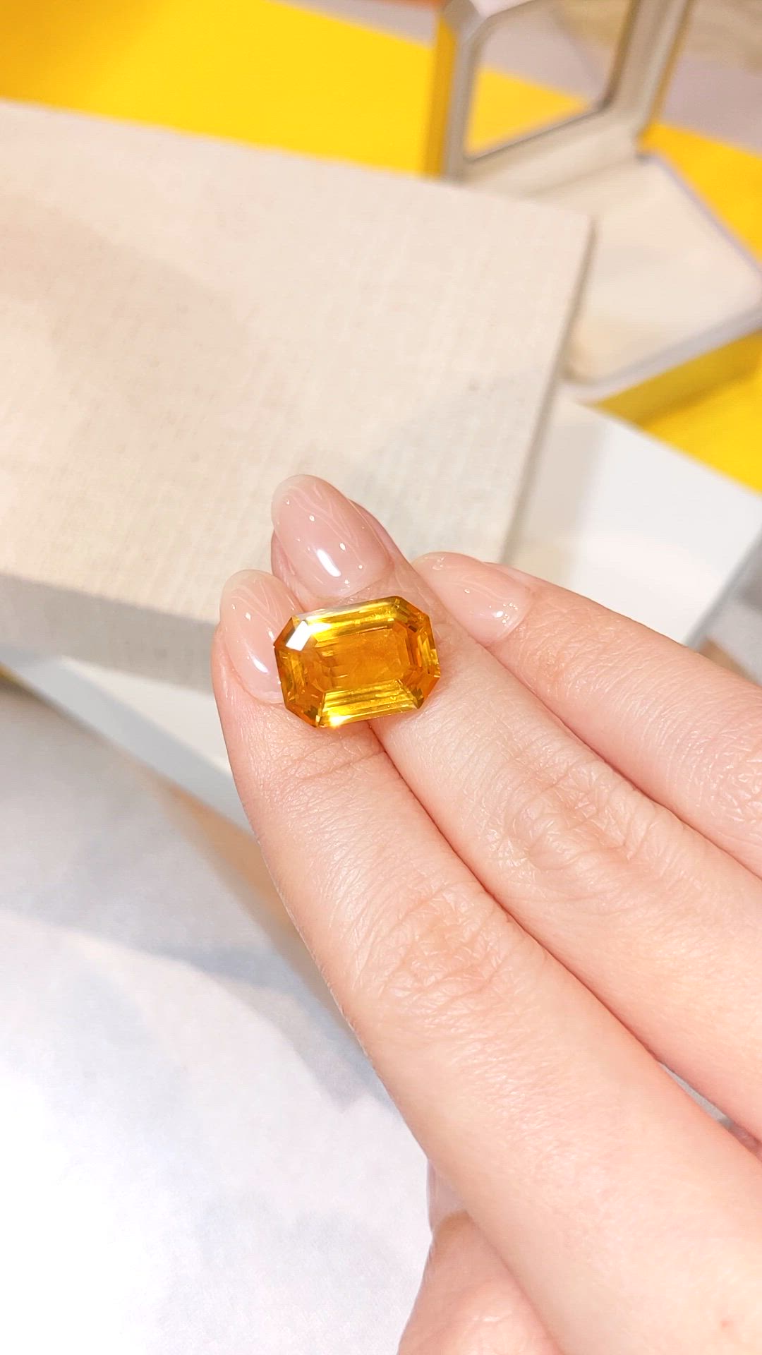 11.69 Ct. Yellowish Orange Sapphire from Ceylon (Sri Lanka) Size Video