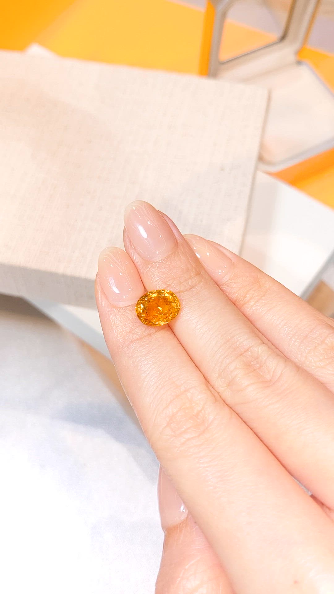 4.08 Ct. Yellowish Orange Sapphire from Ceylon (Sri Lanka) Size Video