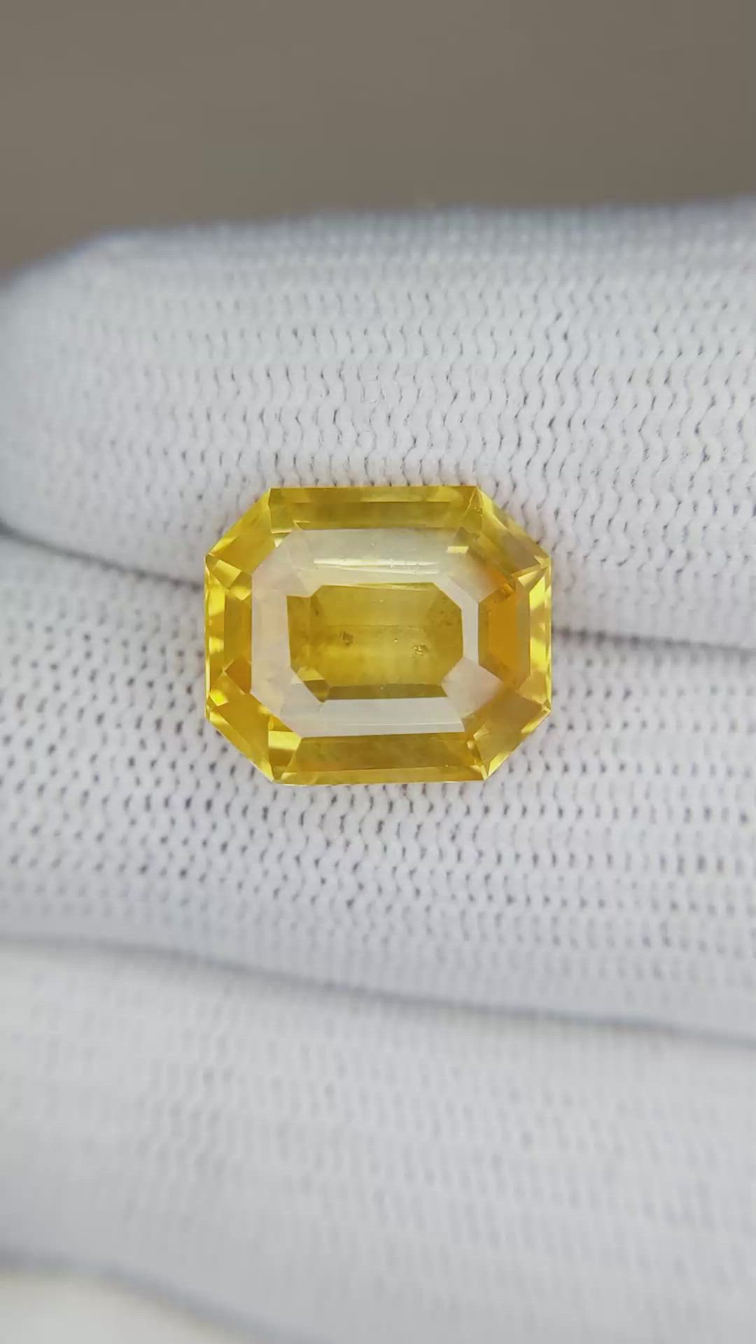 9.98 Ct. Yellow Sapphire from Ceylon (Sri Lanka) Size Video