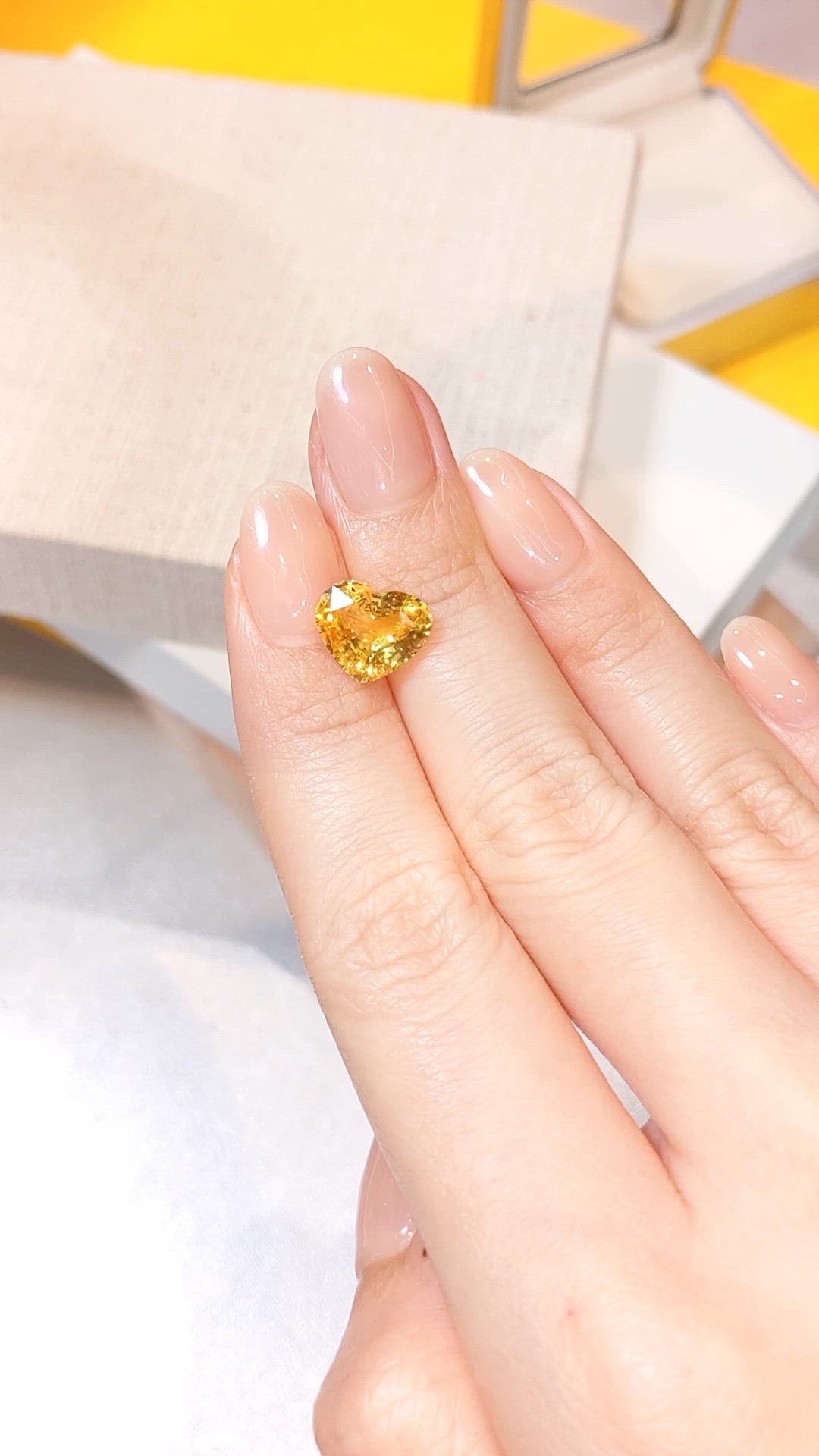 4.20 Ct. Yellow Sapphire from Ceylon (Sri Lanka) Size Video