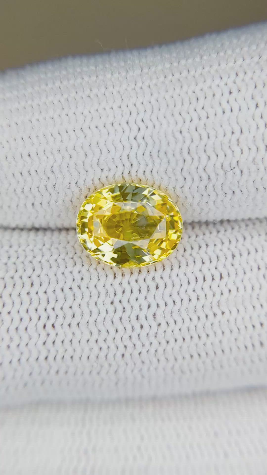 3.09 Ct. Yellow Sapphire from Ceylon (Sri Lanka) Size Video