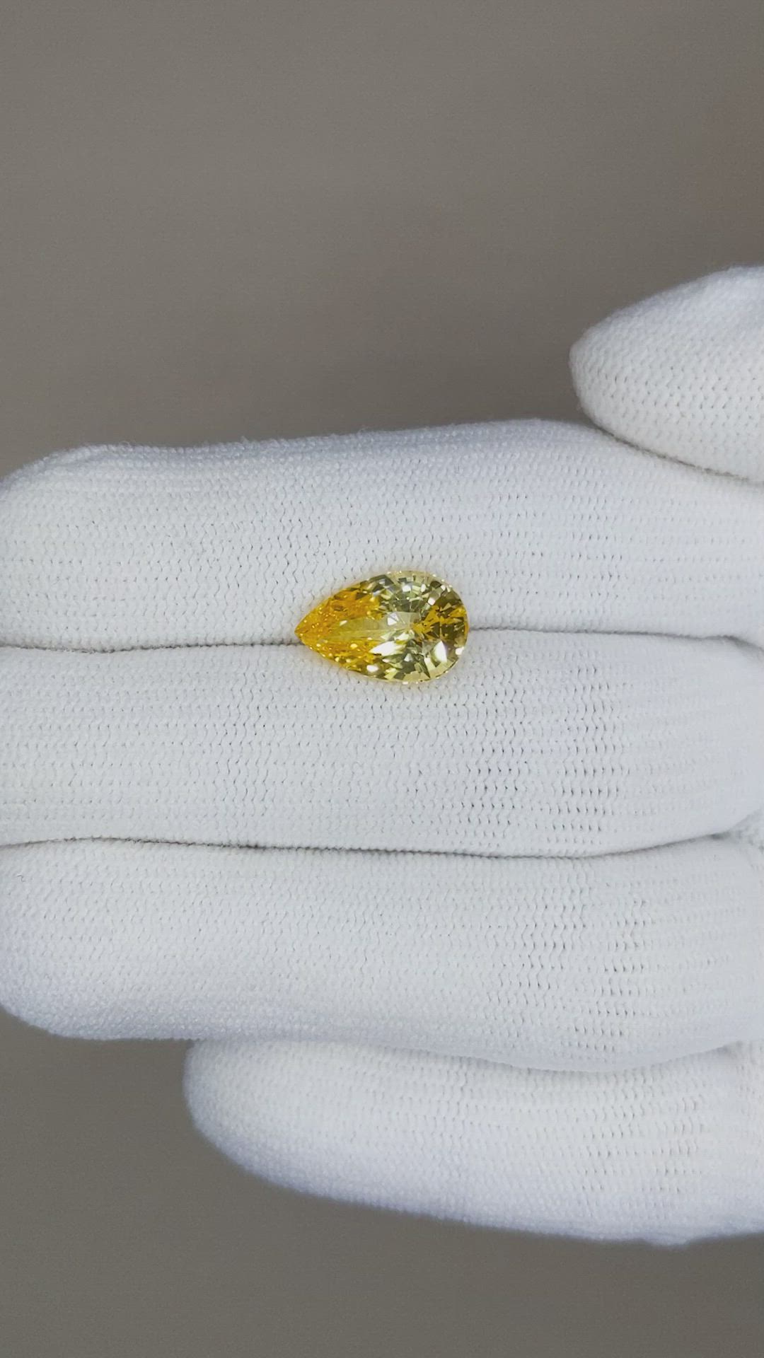 3.59 Ct. Yellow Sapphire from Ceylon (Sri Lanka) Size Video
