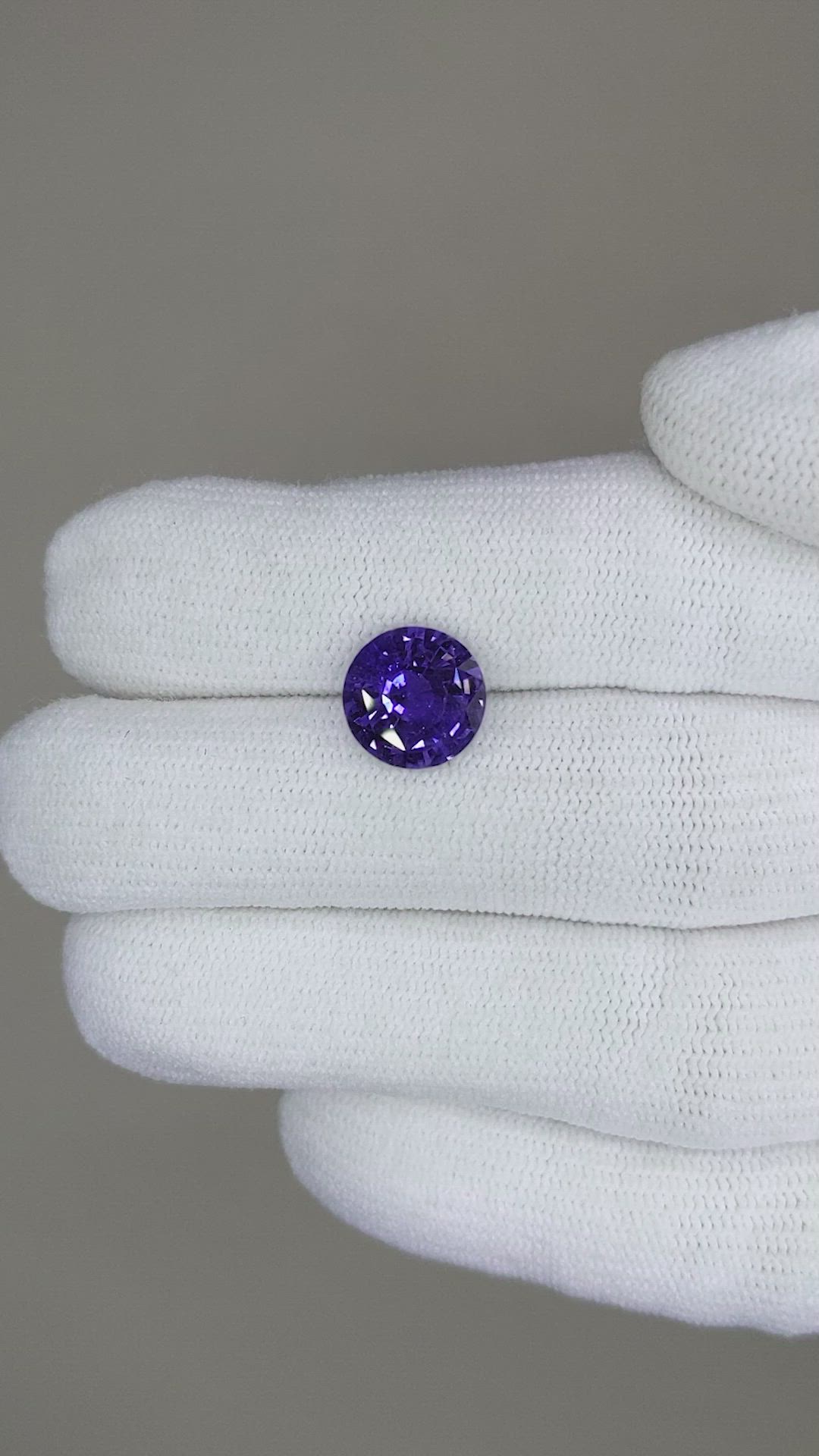 3.15 Ct. Bluish Purple Sapphire from Ceylon (Sri Lanka) Size Video