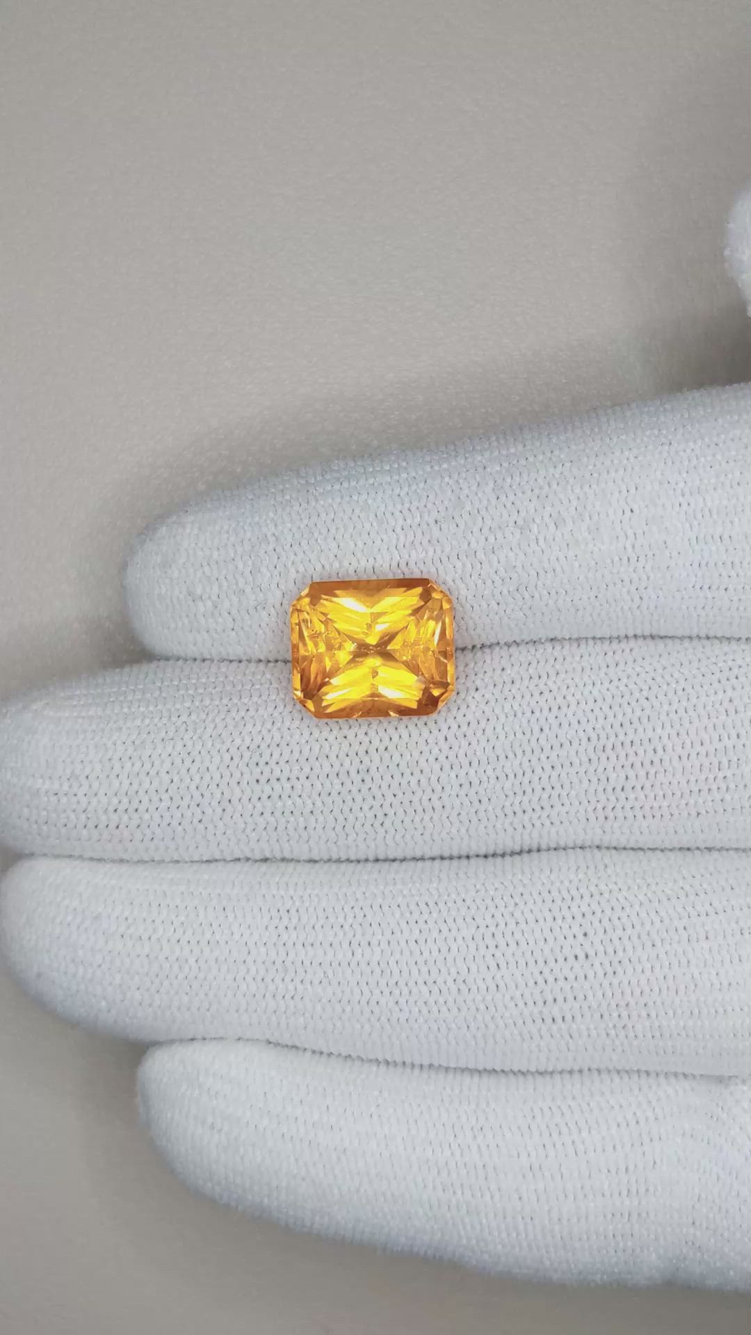 9.22 Ct. Yellowish Orange Sapphire from Ceylon (Sri Lanka) Size Video