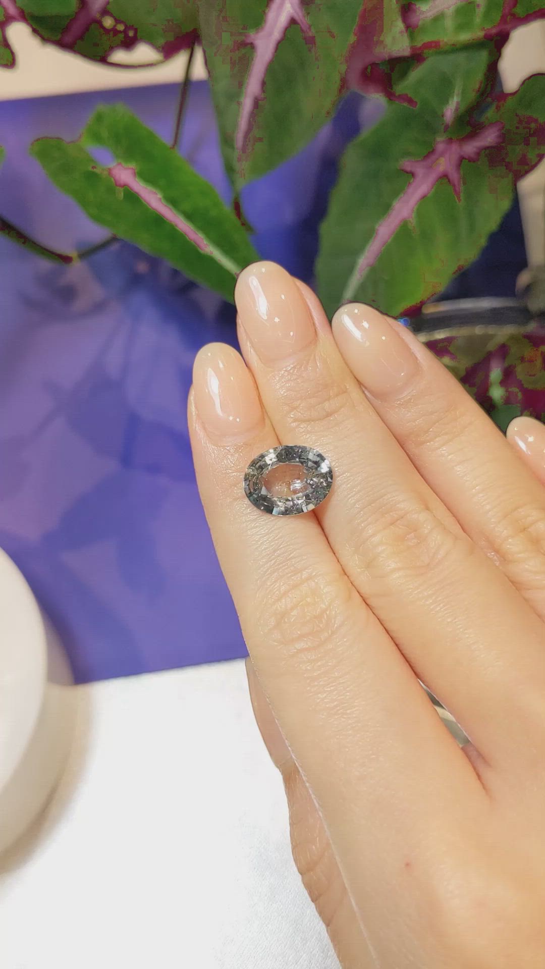 5.61 Ct. Grey Sapphire from Ceylon (Sri Lanka) Size Video