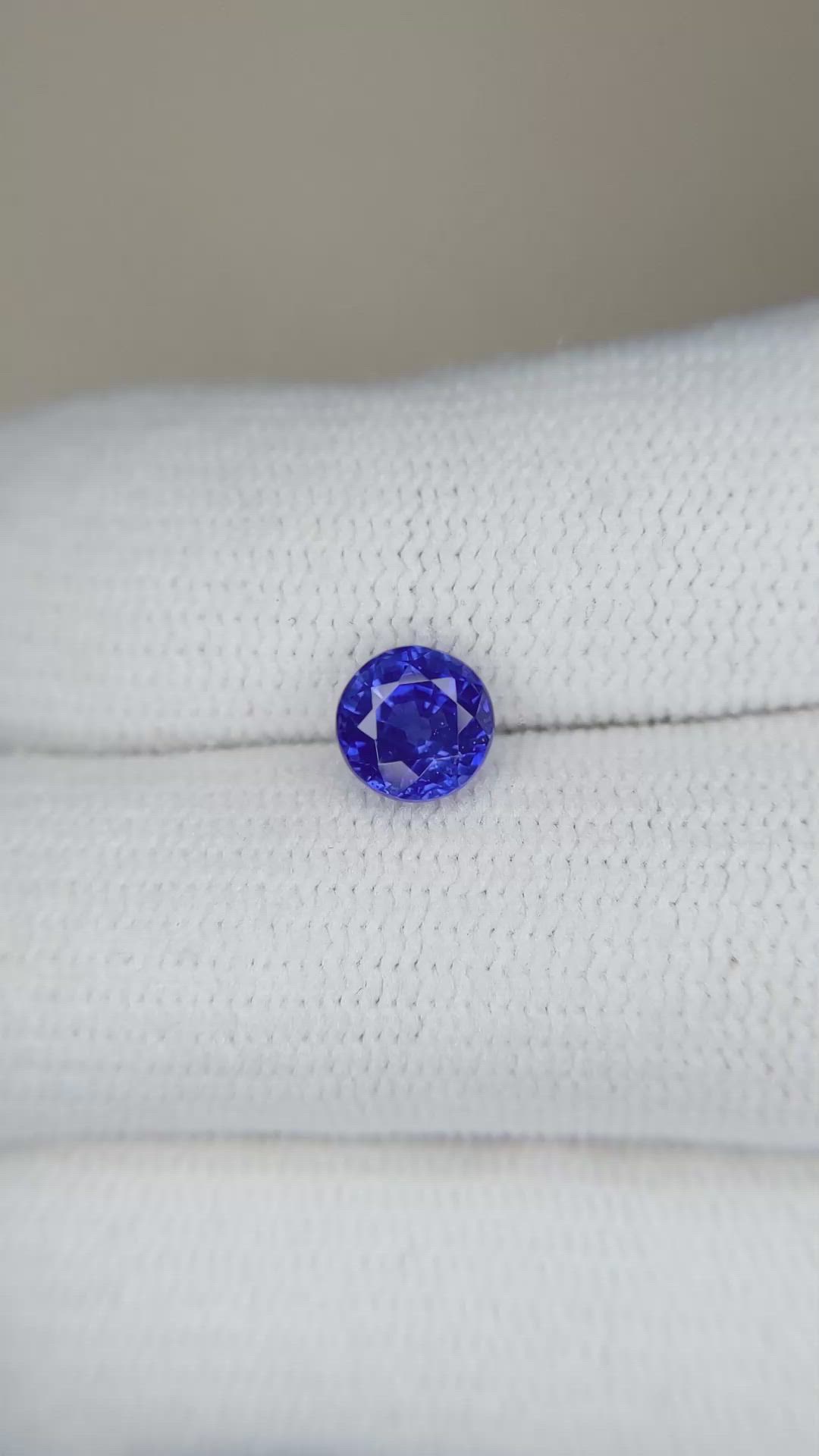 1.06 Ct. Blue Sapphire from Ceylon (Sri Lanka) Size Video