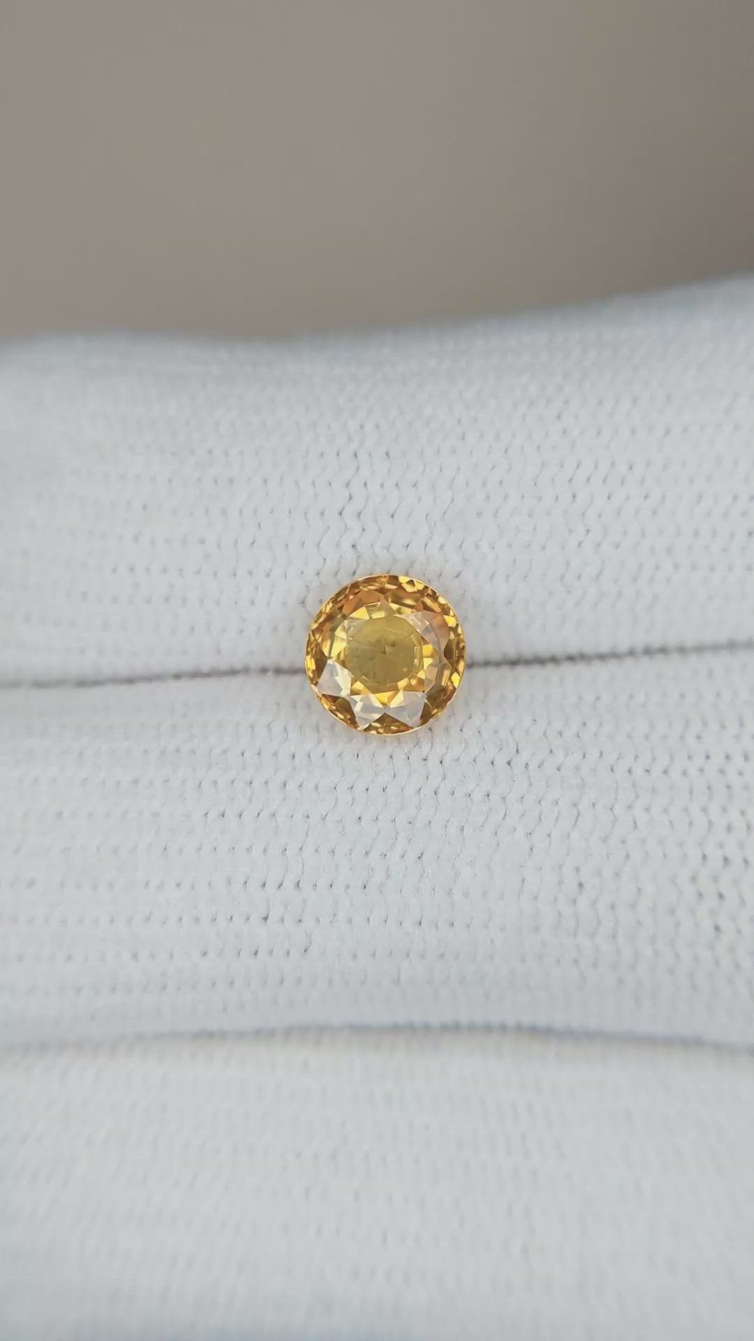 1.21 Ct. Yellow Sapphire from Ceylon (Sri Lanka) Size Video