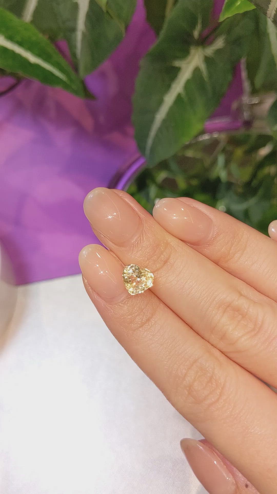 2.10 Ct. Yellow Sapphire from Ceylon (Sri Lanka) Size Video