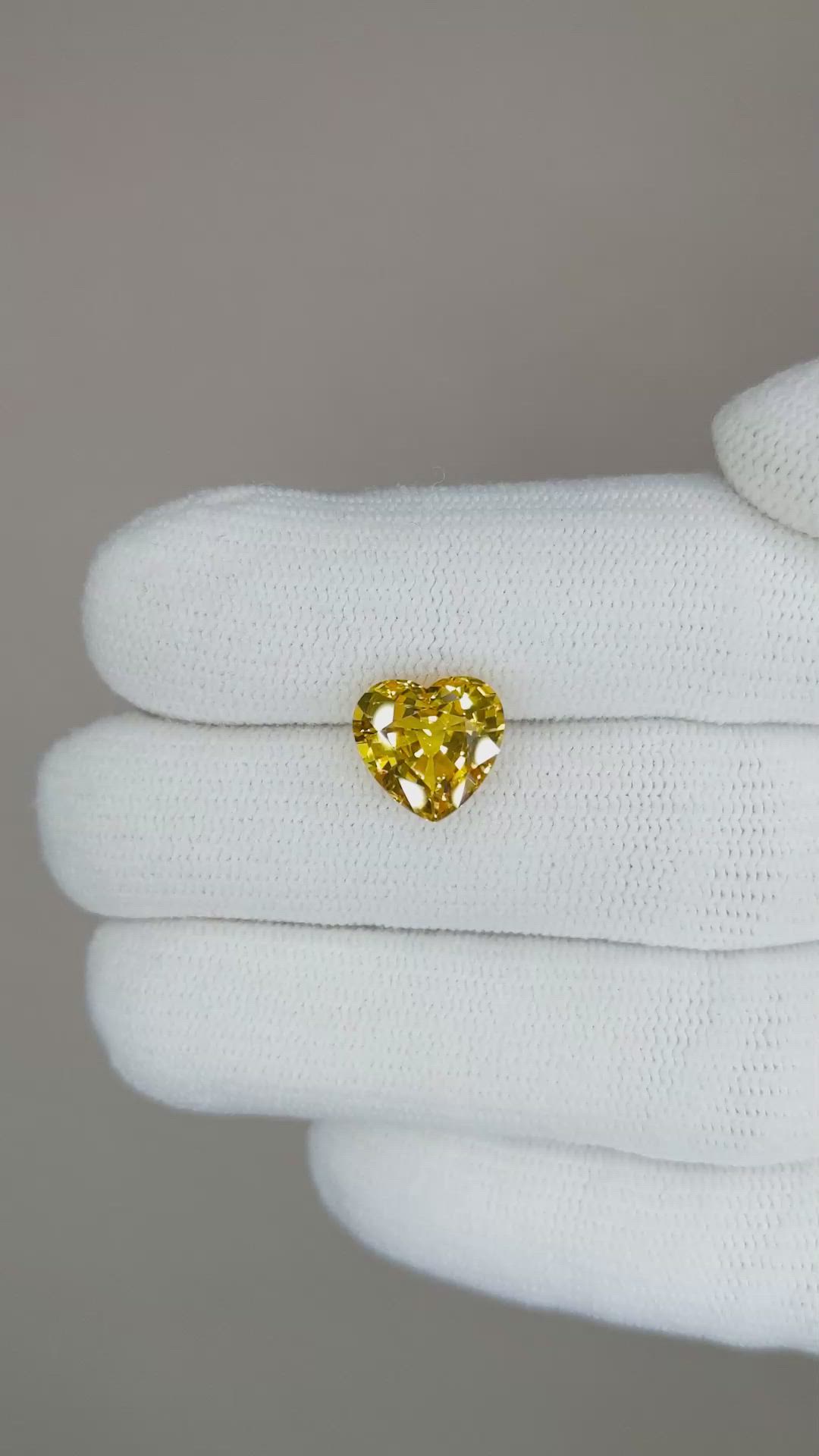 3.85 Ct. Yellowish Orange Sapphire from Ceylon (Sri Lanka) Size Video