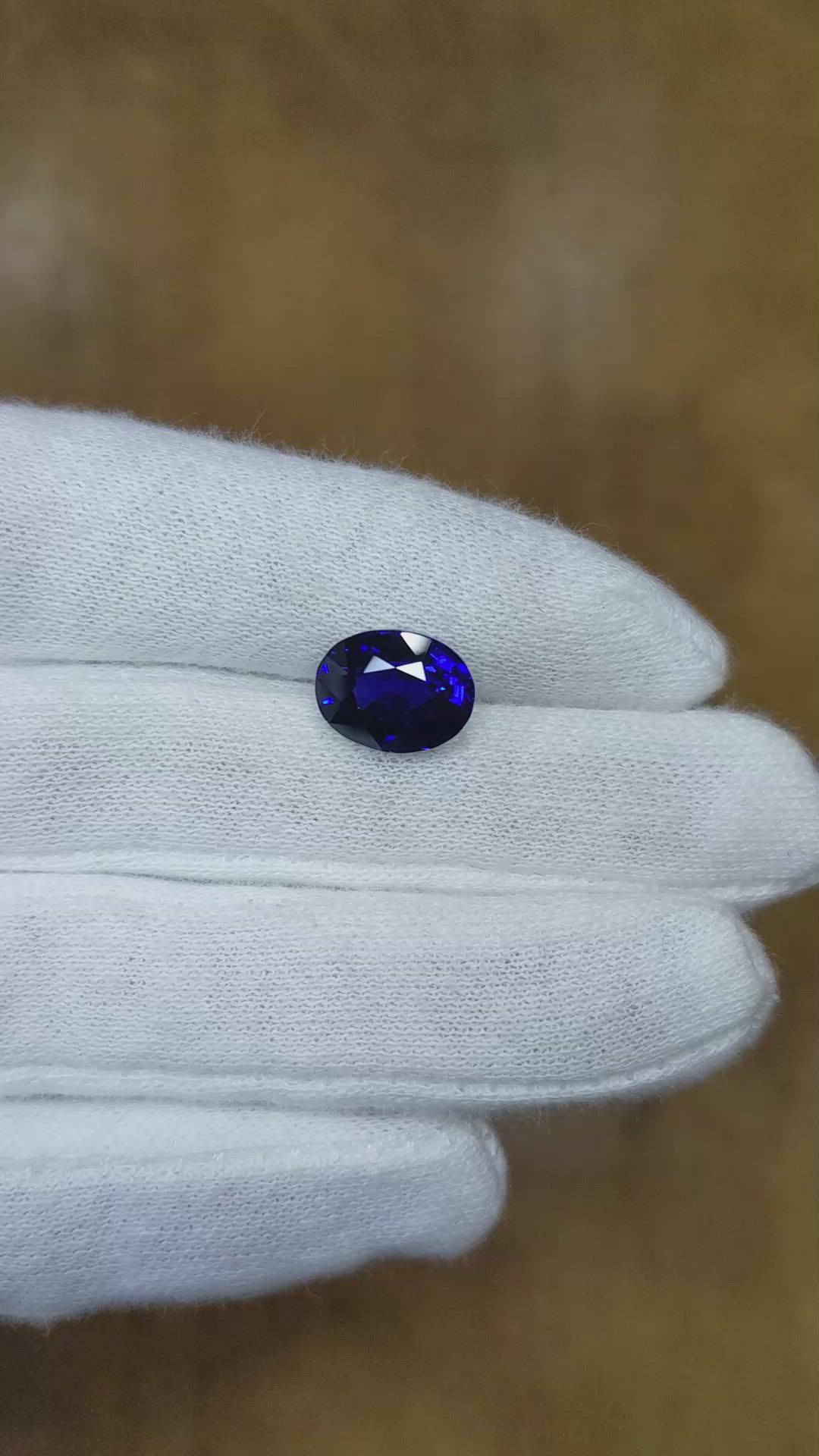 5.24 Ct. Blue Sapphire from Ceylon (Sri Lanka) Size Video