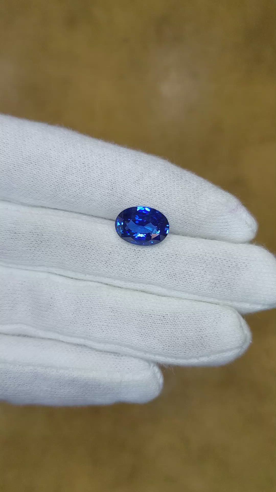 5.55 Ct. Blue Sapphire from Ceylon (Sri Lanka) Size Video