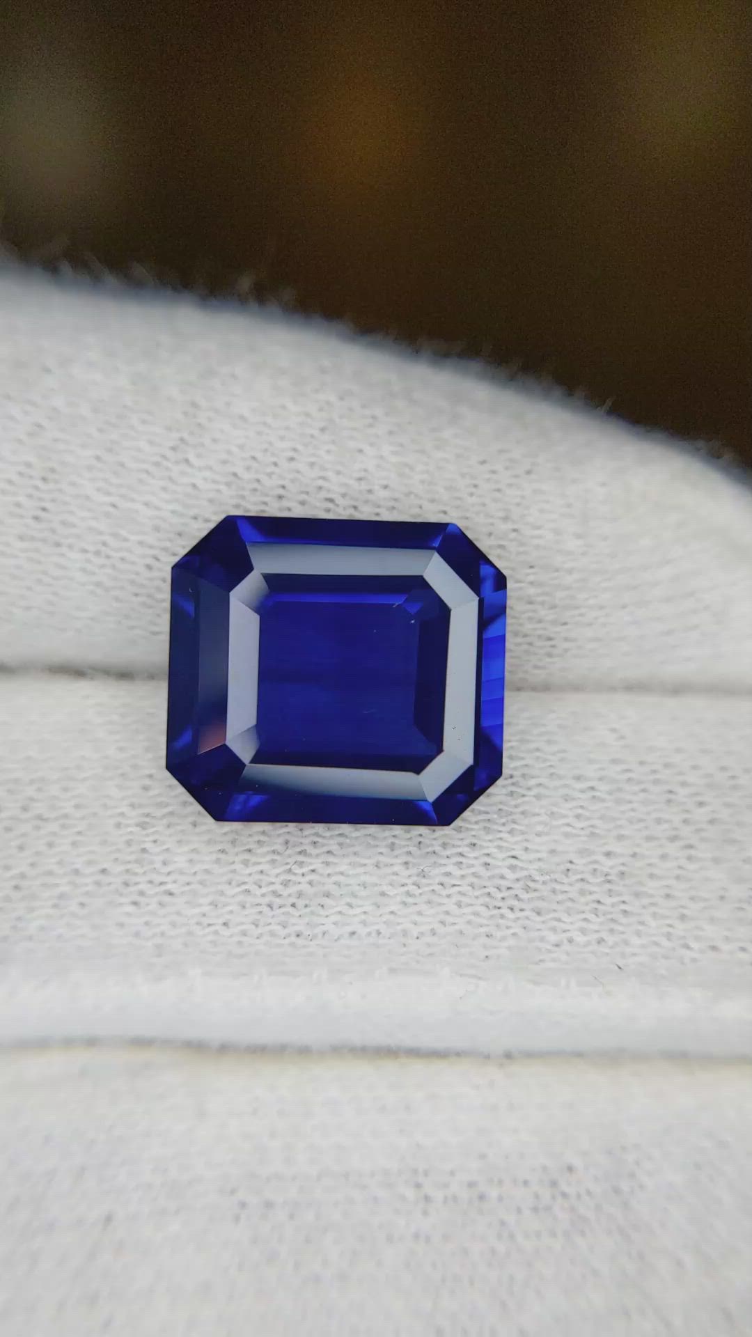 8.70 Ct. Blue Sapphire from Ceylon (Sri Lanka) Size Video