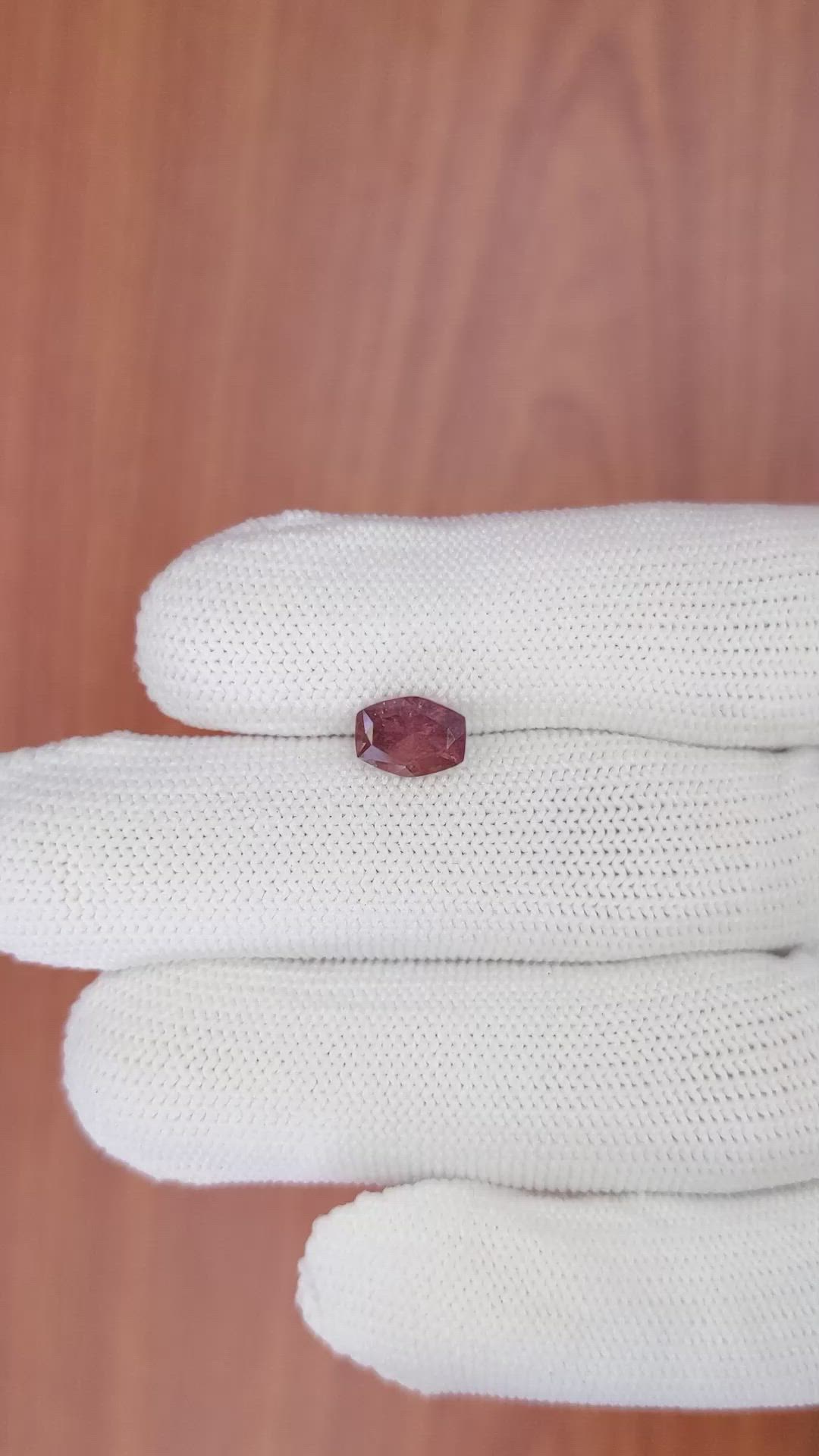 1.71 Ct. Reddish Pink Sapphire from Ceylon (Sri Lanka) Size Video