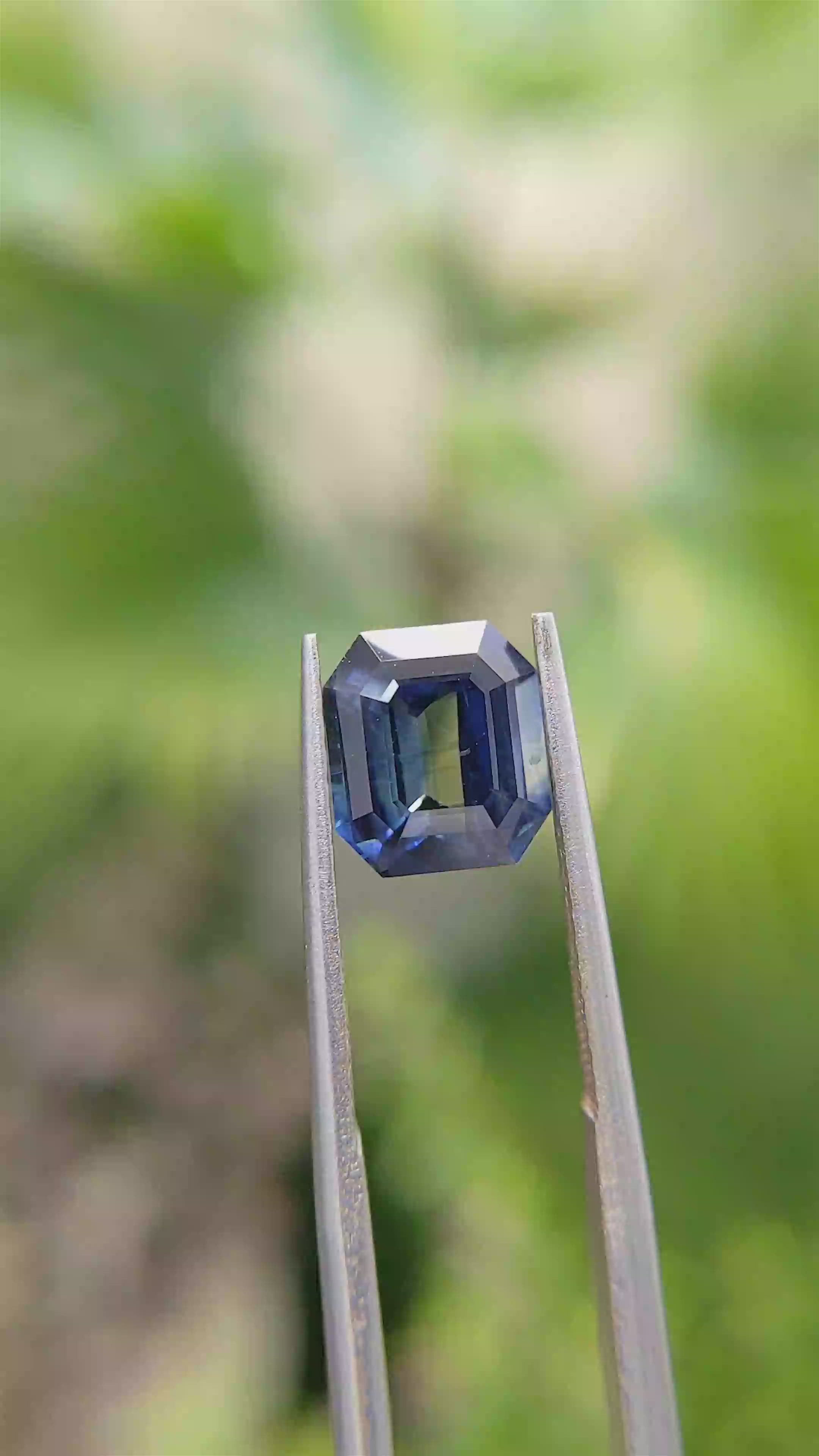 3.21 Ct. Bi Color Sapphire from Ceylon (Sri Lanka) Size Video