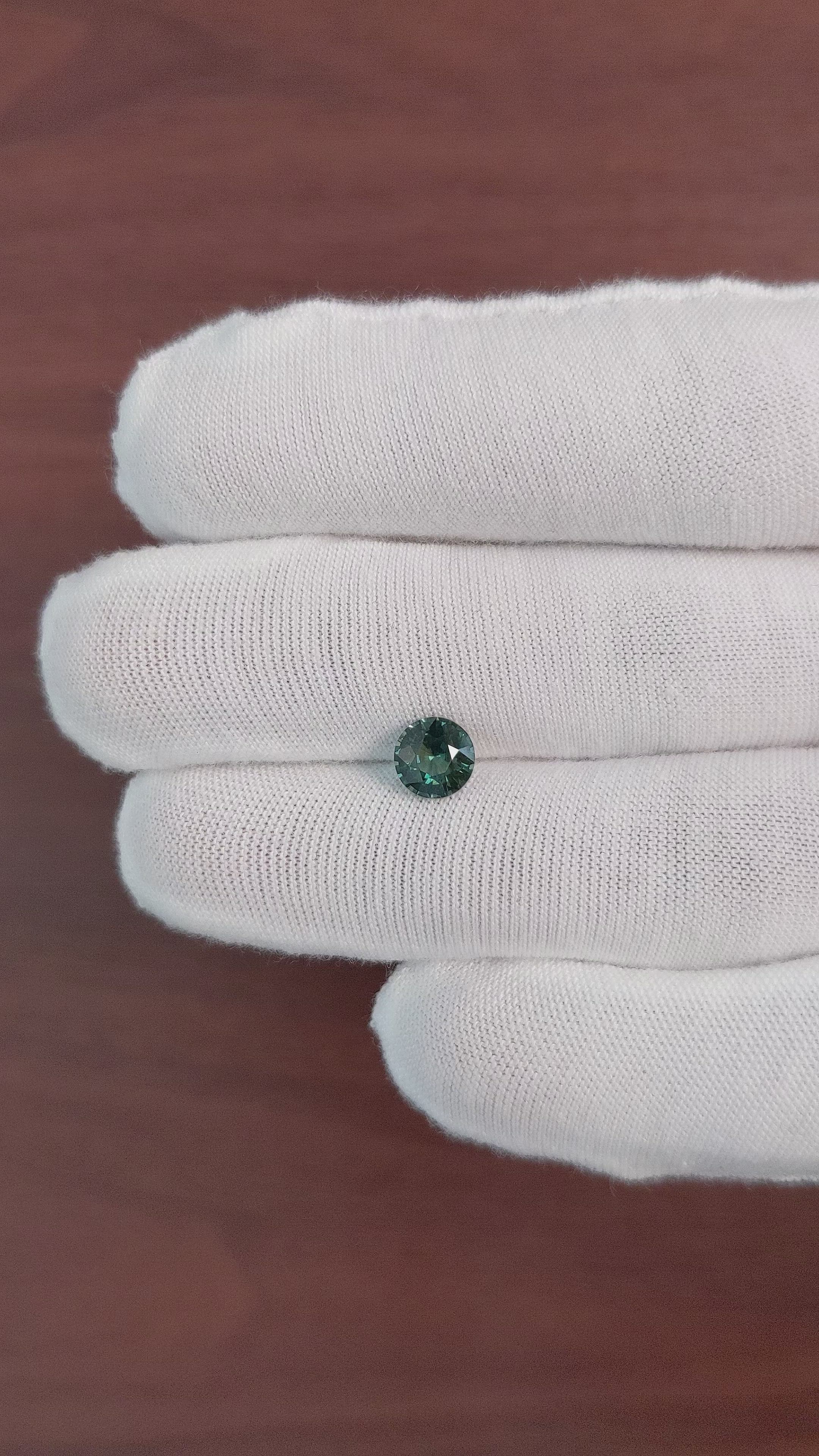 1.24 Ct. Green Sapphire from Ceylon (Sri Lanka) Size Video
