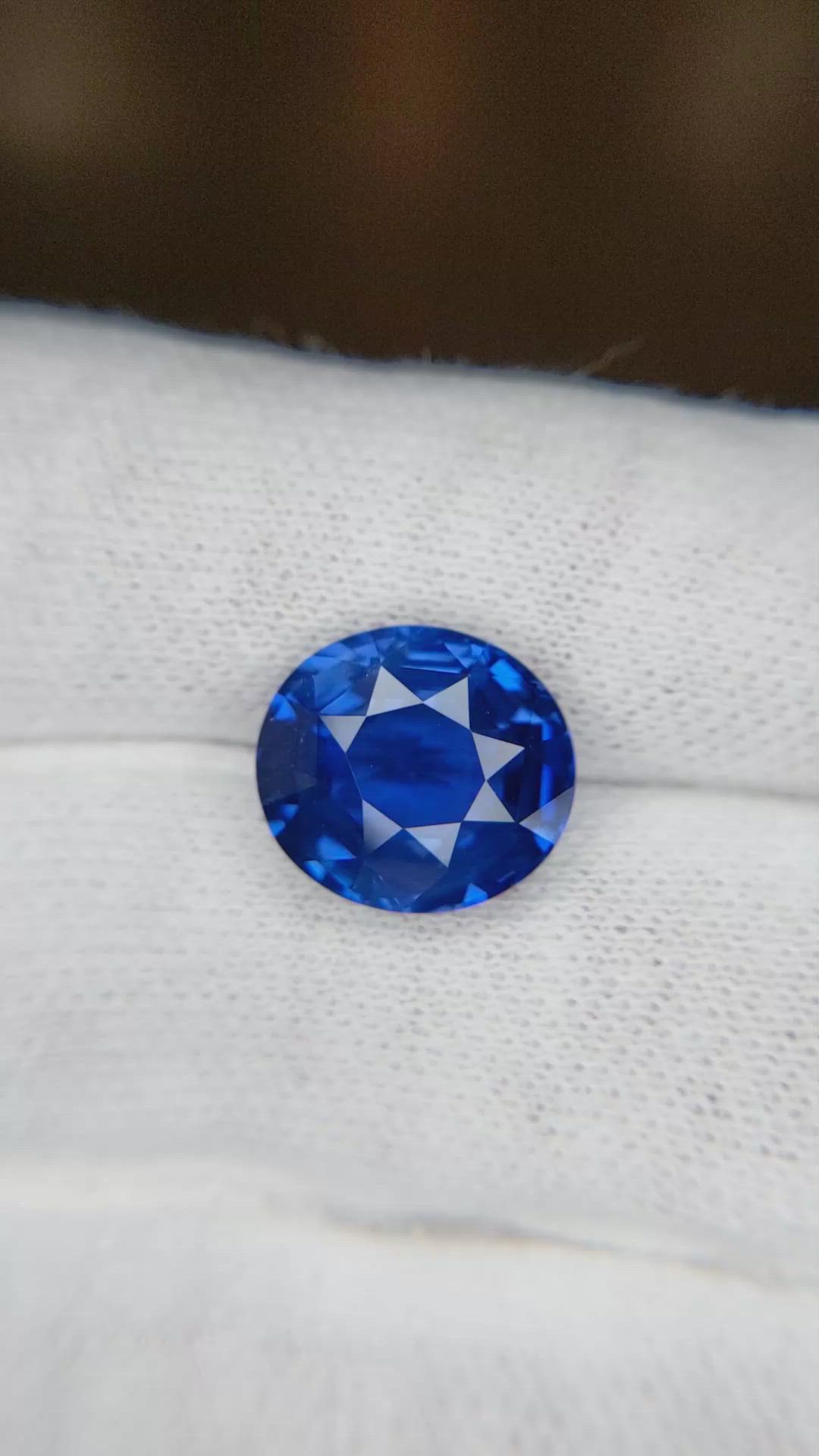 7.32 Ct. Blue Sapphire from Ceylon (Sri Lanka) Size Video
