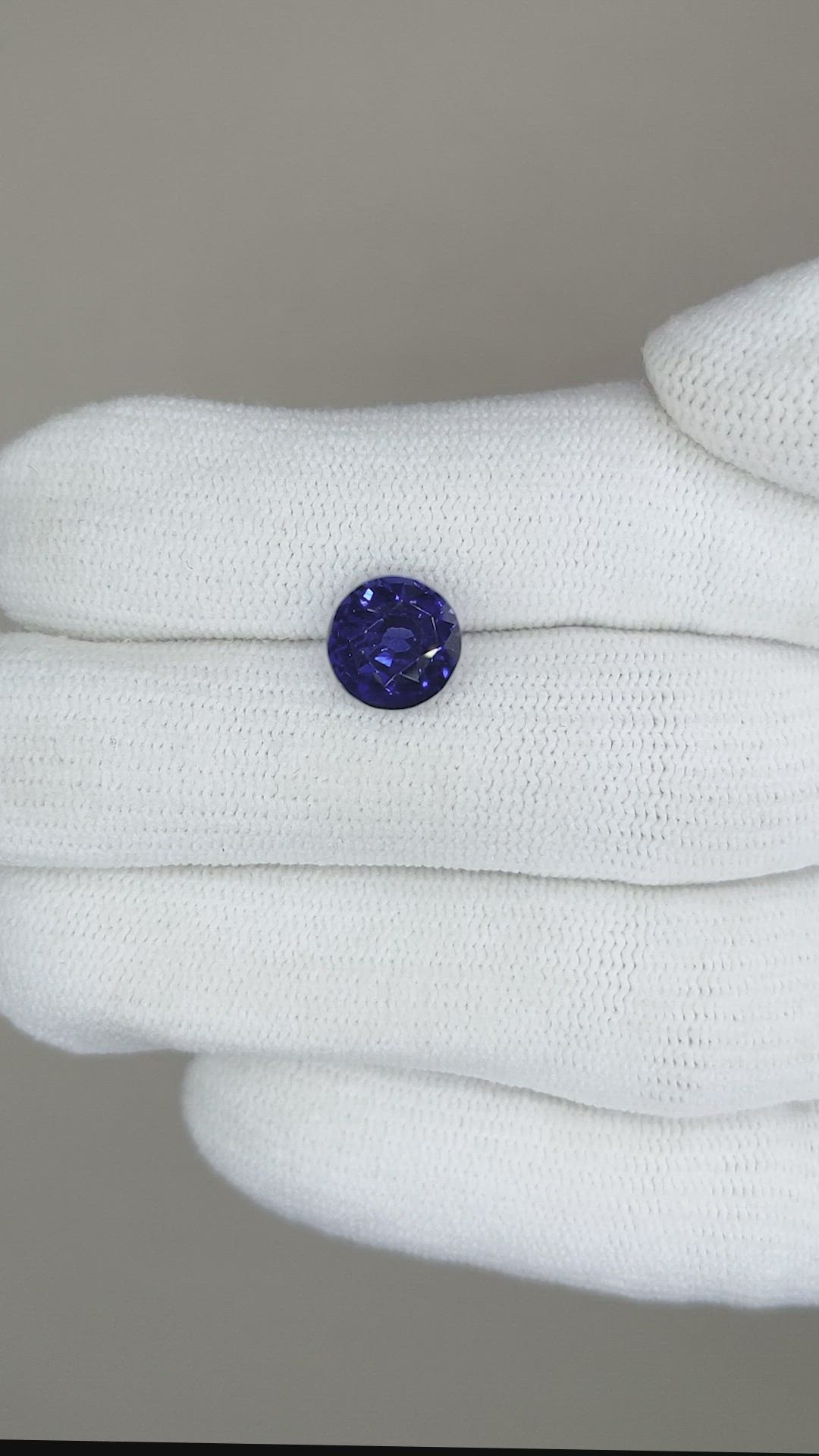 3.26 Ct. Blue Sapphire from Ceylon (Sri Lanka) Size Video