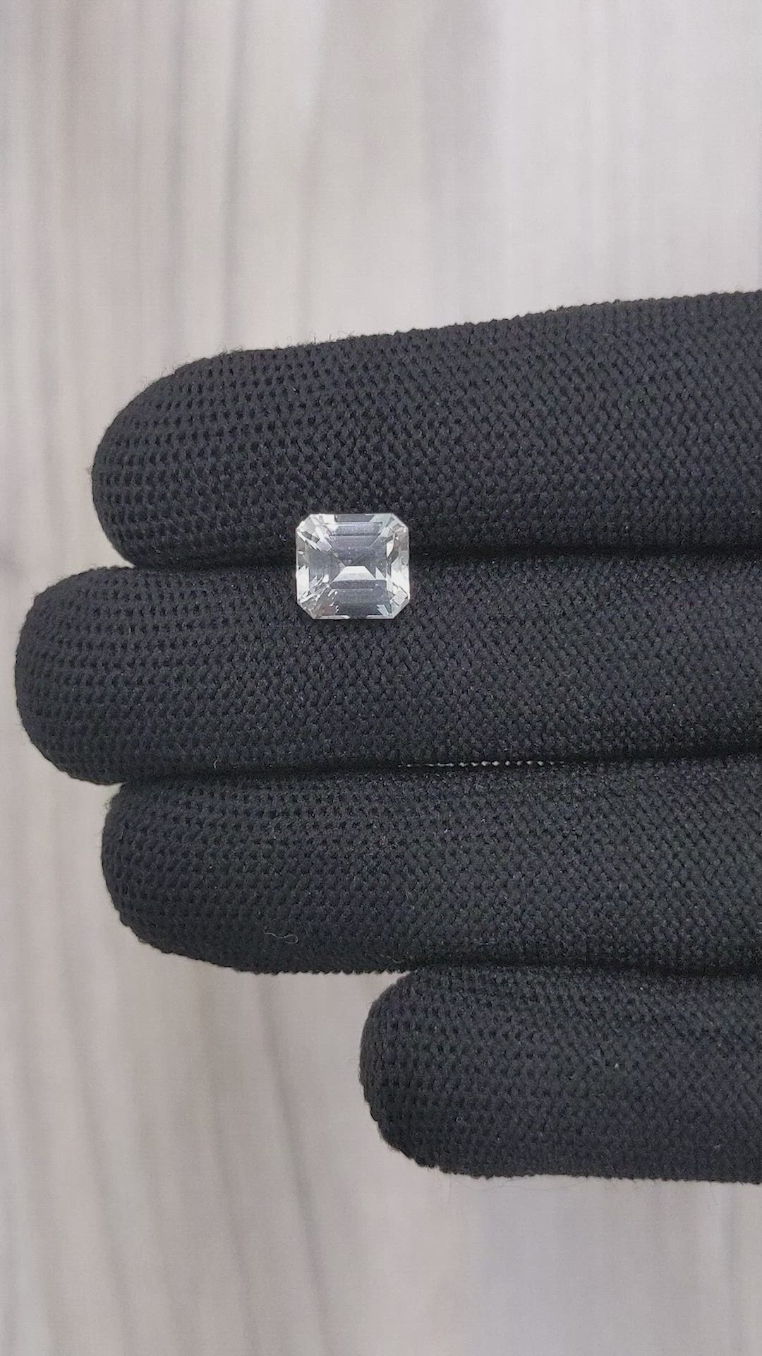 4.01 Ct. White Sapphire from Ceylon (Sri Lanka) Size Video