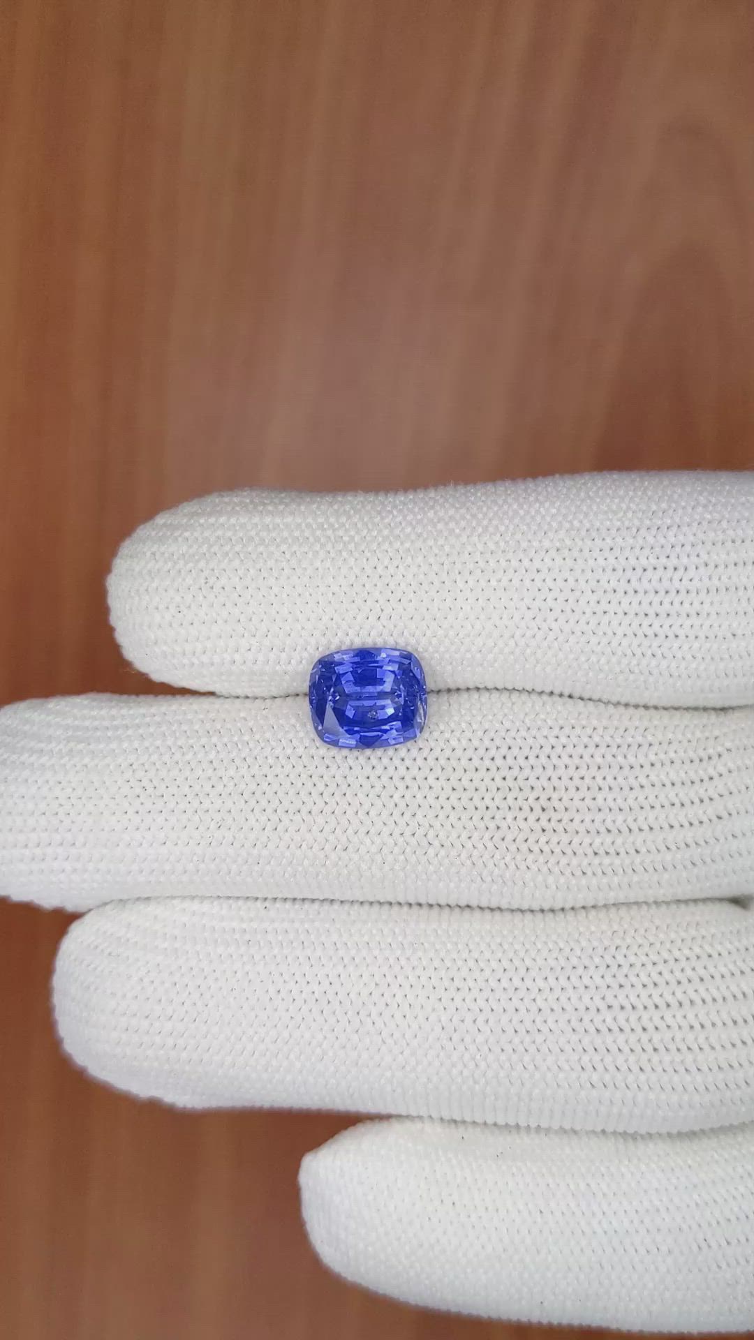 3.71 Ct. Blue Sapphire from Ceylon (Sri Lanka) Size Video