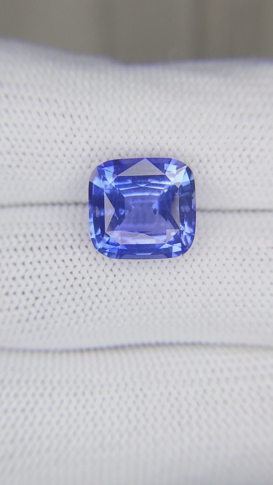 7.56 Ct. Blue Sapphire from Ceylon (Sri Lanka) Size Video