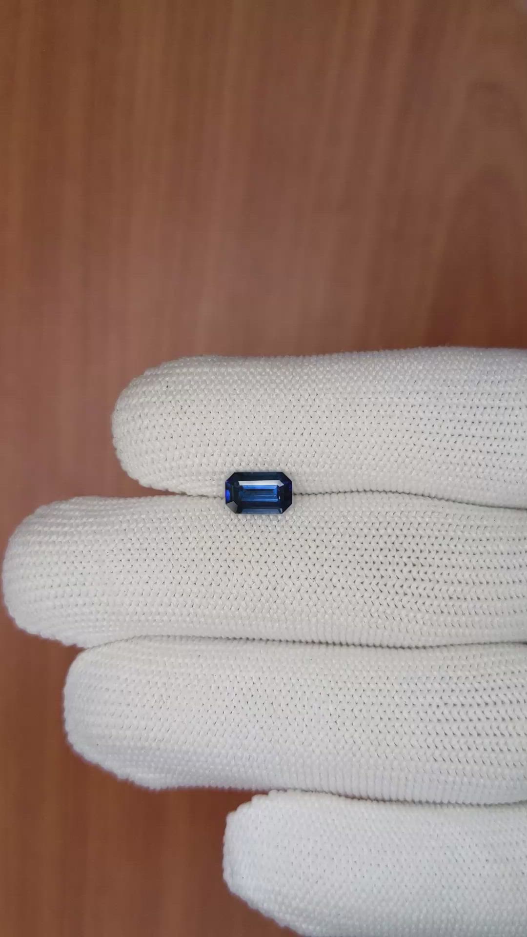 1.04 Ct. Blue Sapphire from Ceylon (Sri Lanka) Size Video