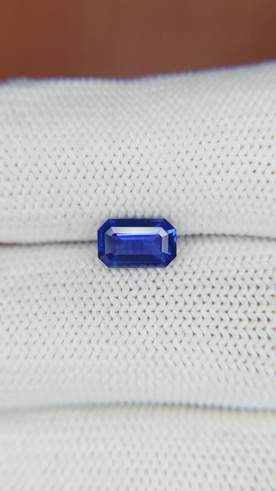 1.09 Ct. Blue Sapphire from Ceylon (Sri Lanka) Size Video