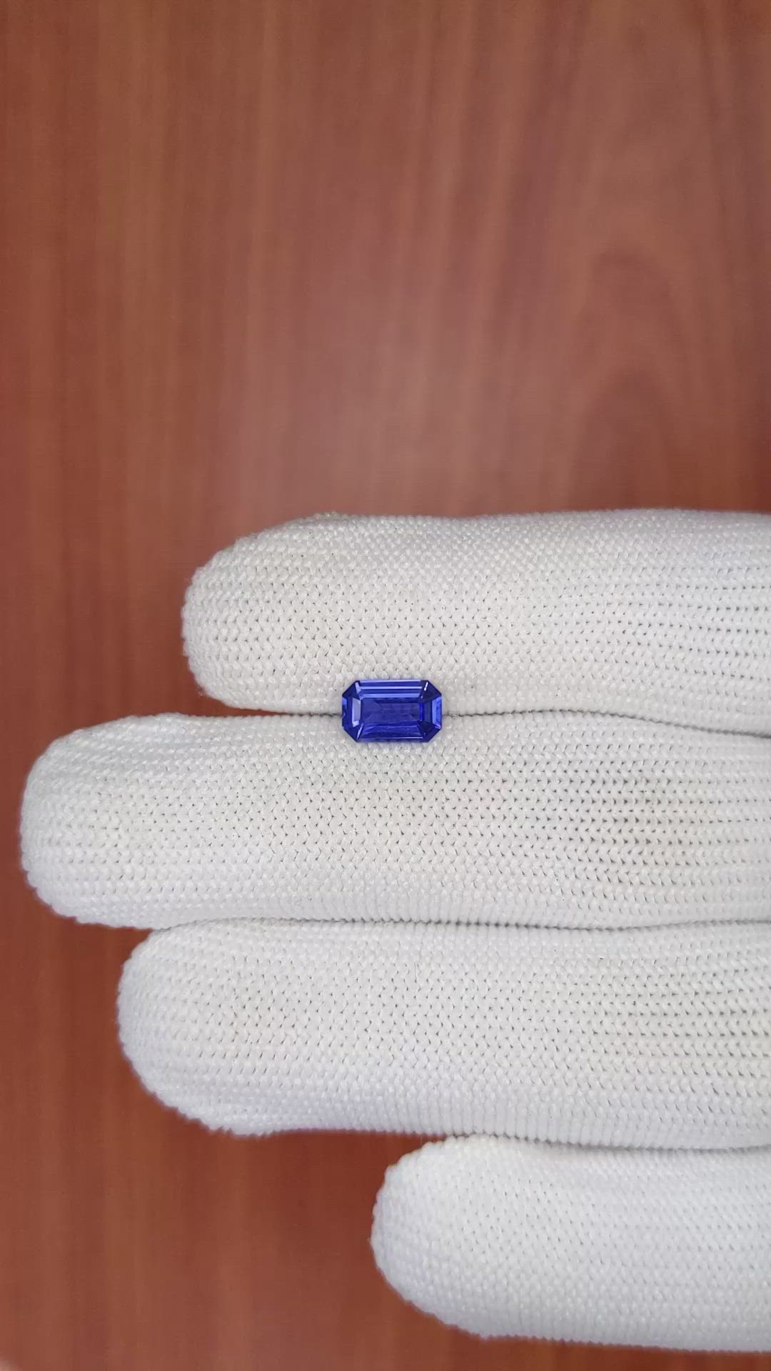 1.09 Ct. Blue Sapphire from Ceylon (Sri Lanka) Size Video