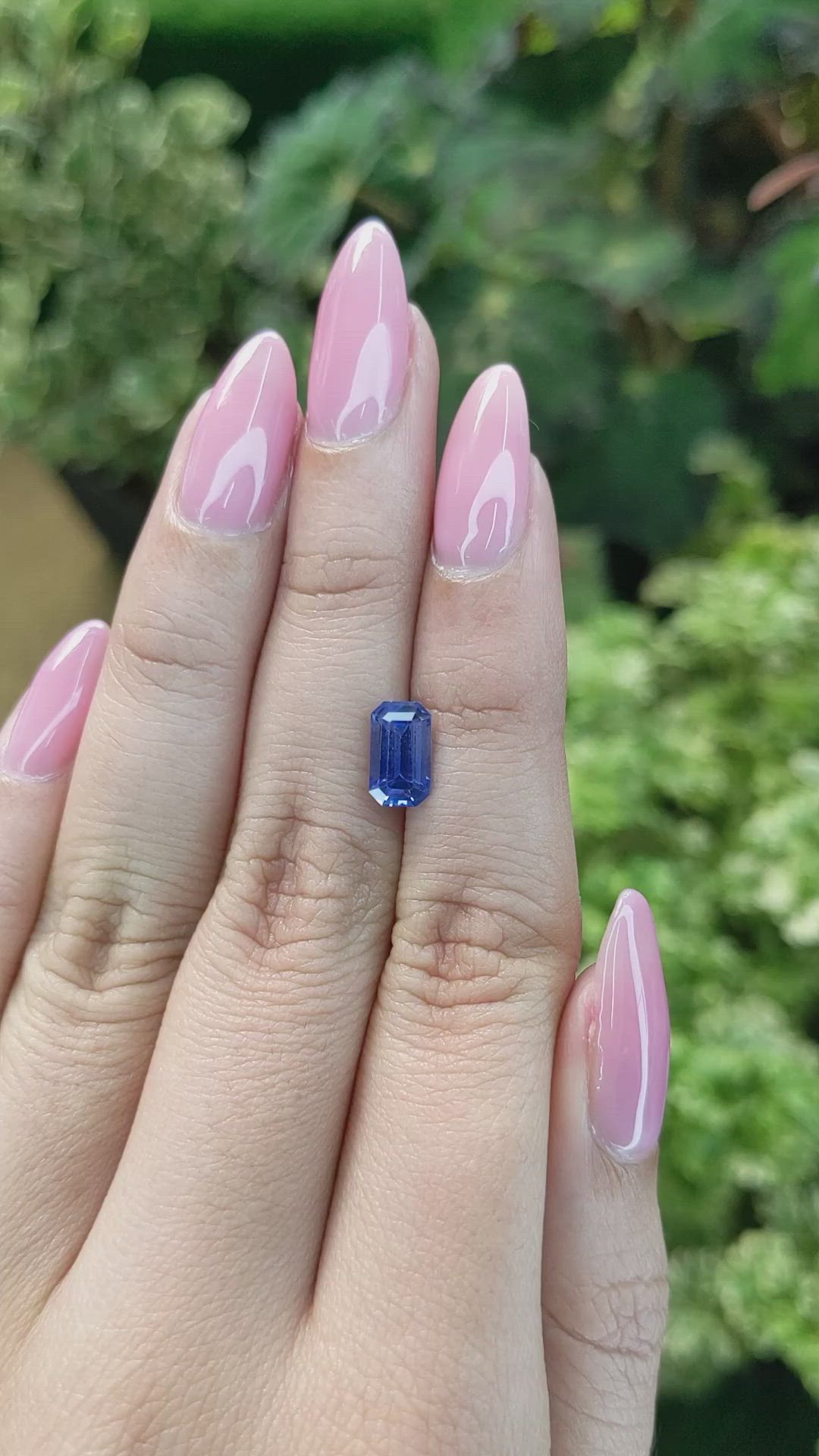 1.70 Ct. Sapphire from Ceylon (Sri Lanka) Size Video