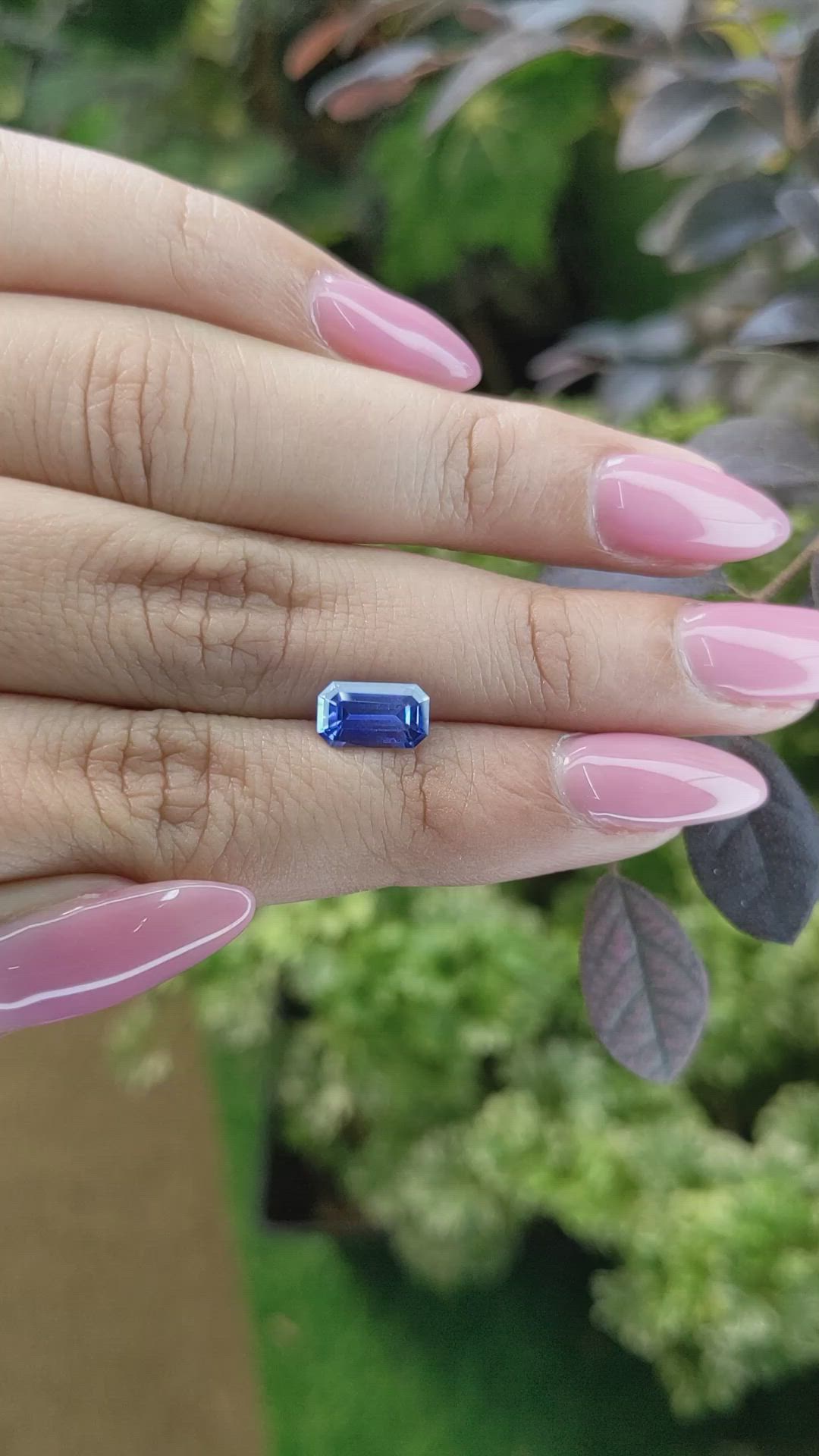 1.70 Ct. Sapphire from Ceylon (Sri Lanka) Size Video