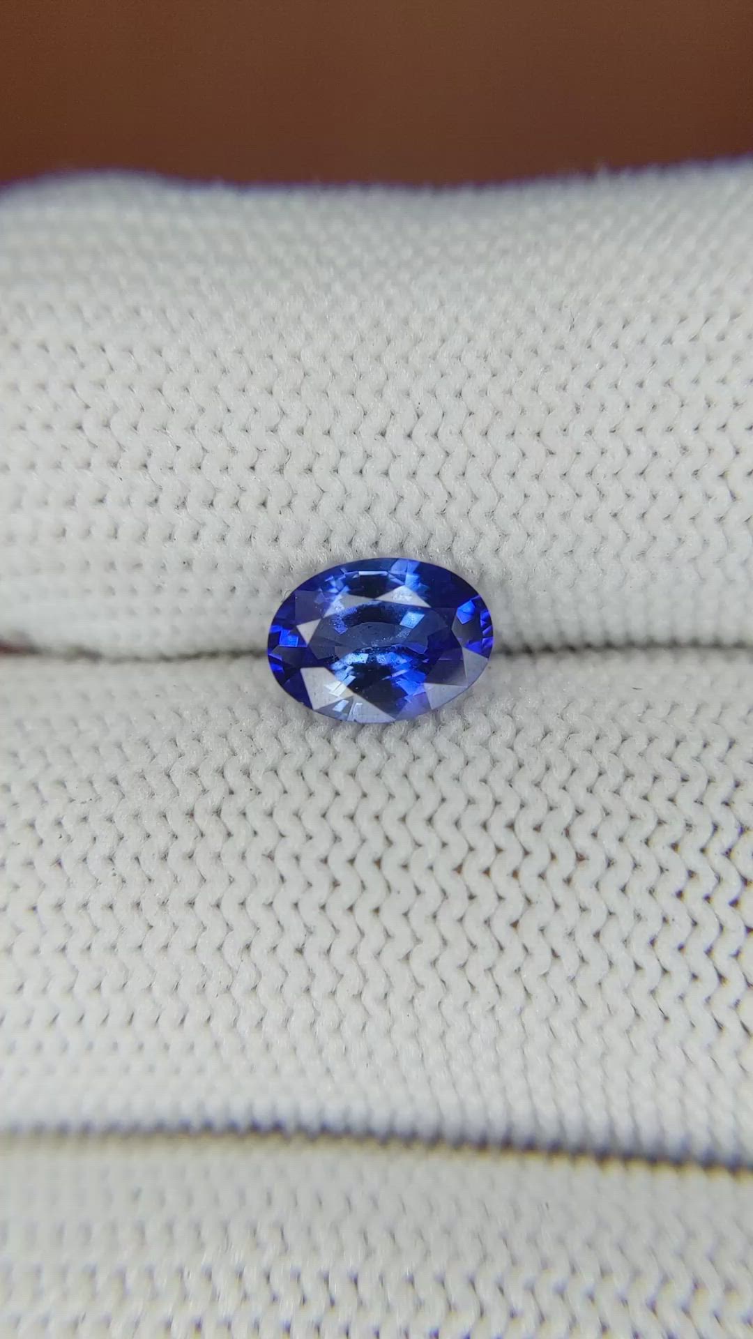1.13 Ct. Blue Sapphire from Ceylon (Sri Lanka) Size Video