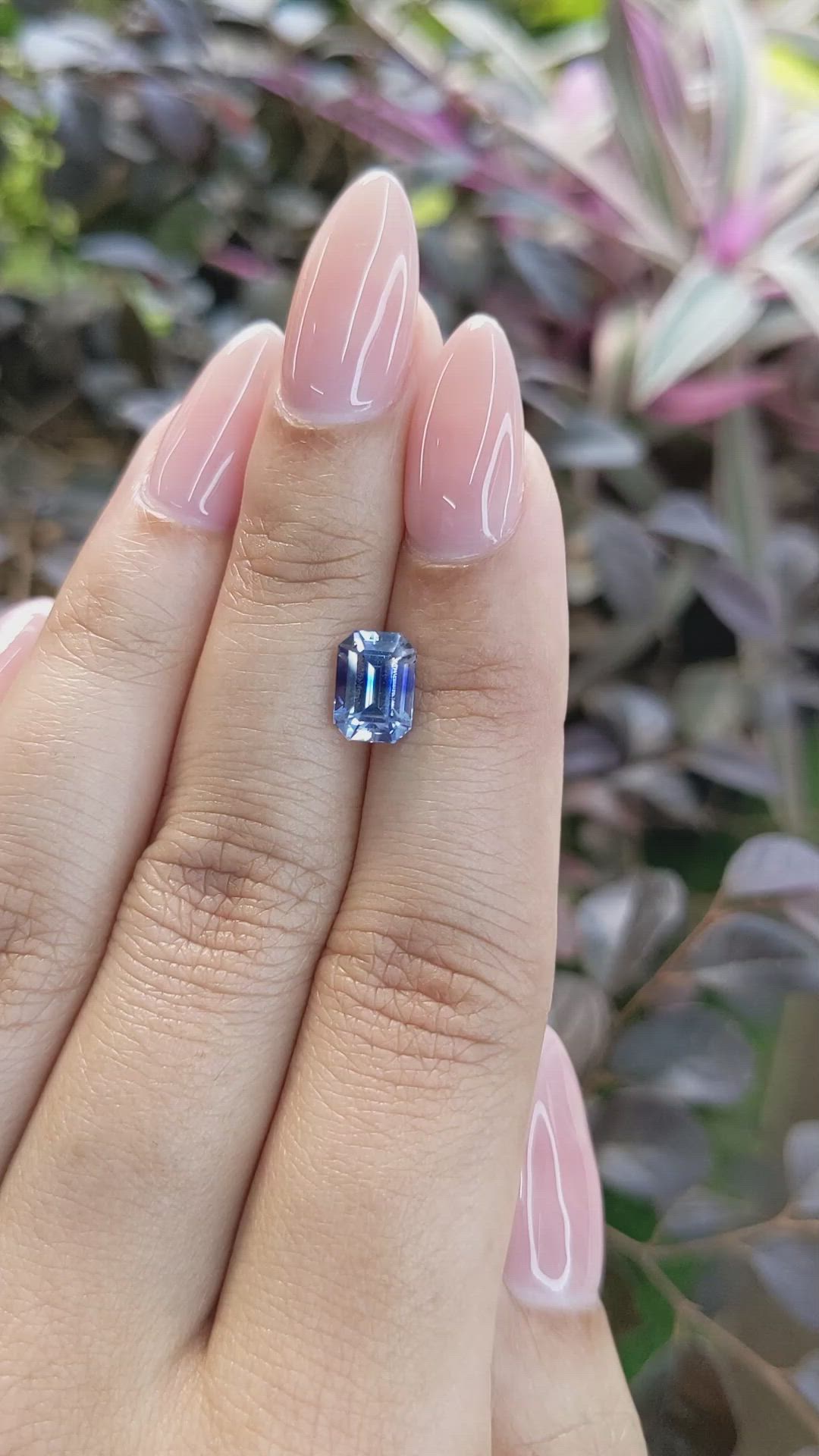 2.32 Ct. Bi Color Sapphire from Ceylon (Sri Lanka) Size Video