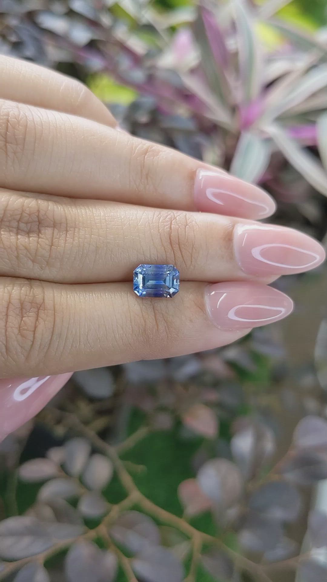 2.32 Ct. Bi Color Sapphire from Ceylon (Sri Lanka) Size Video