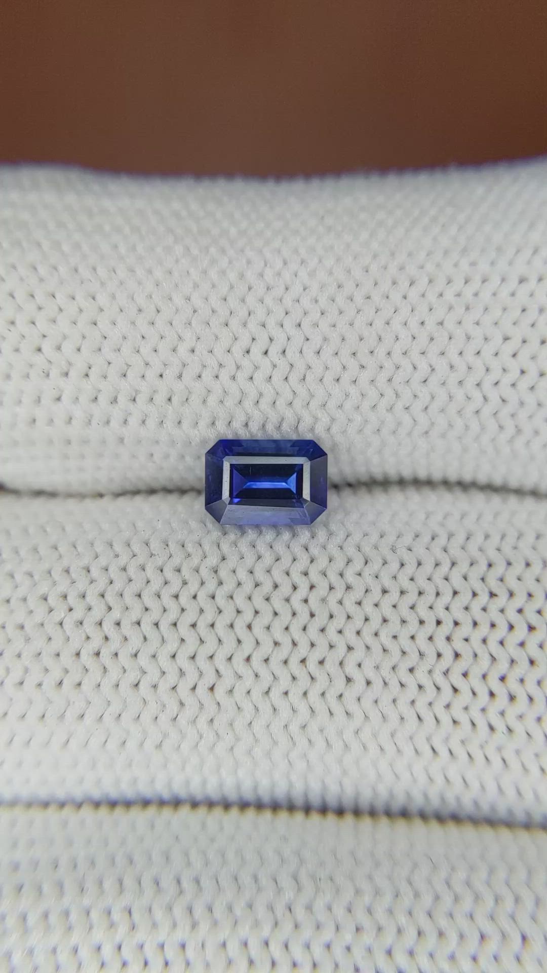 0.85 Ct. Blue Sapphire from Ceylon (Sri Lanka) Size Video