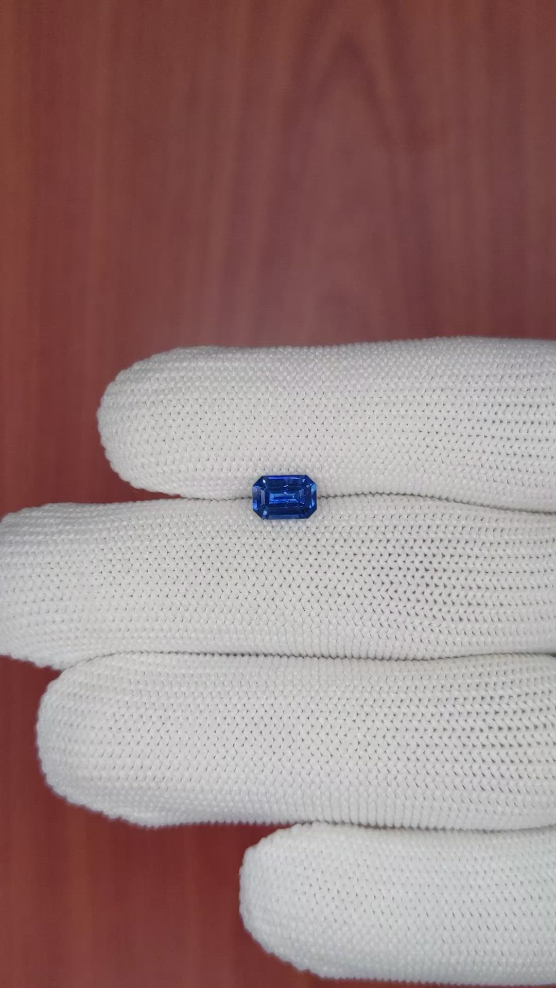 0.97 Ct. Blue Sapphire from Ceylon (Sri Lanka) Size Video