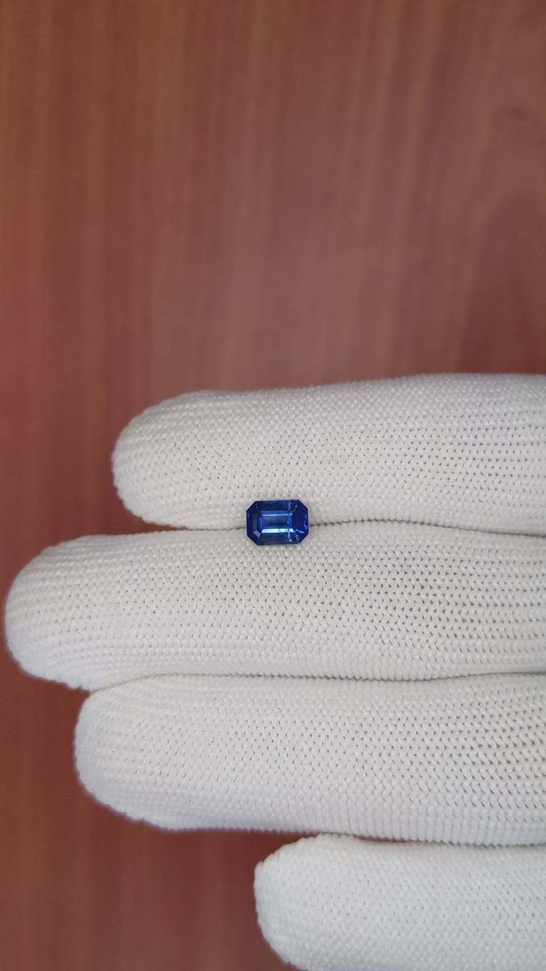 1.05 Ct. Blue Sapphire from Ceylon (Sri Lanka) Size Video