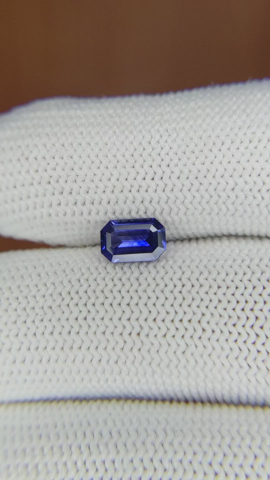 0.89 Ct. Blue Sapphire from Ceylon (Sri Lanka) Size Video