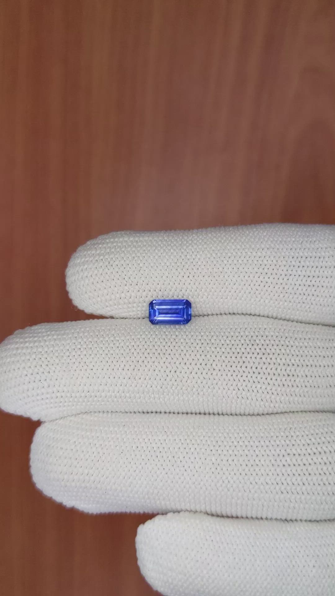 0.98 Ct. Blue Sapphire from Ceylon (Sri Lanka) Size Video