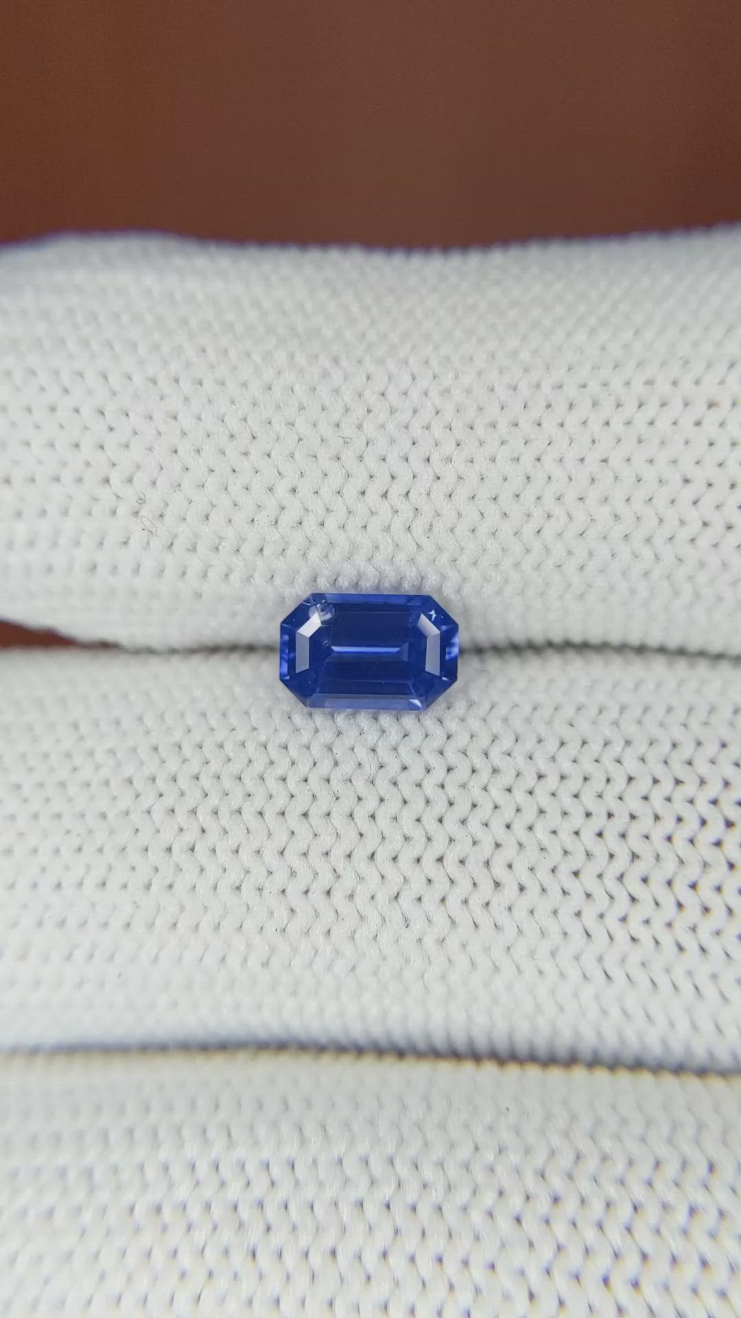 0.91 Ct. Blue Sapphire from Ceylon (Sri Lanka) Size Video