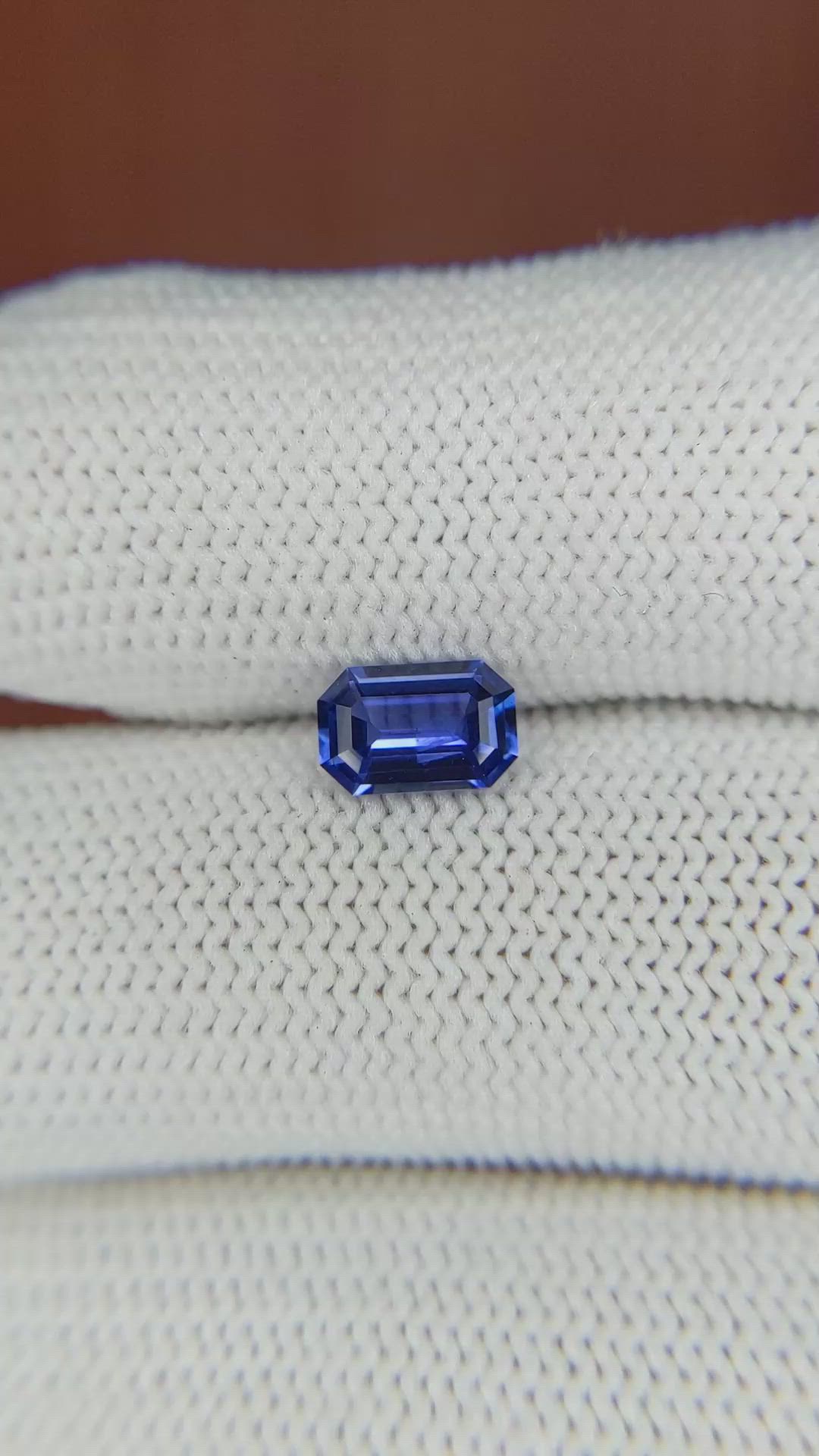 0.94 Ct. Blue Sapphire from Ceylon (Sri Lanka) Size Video