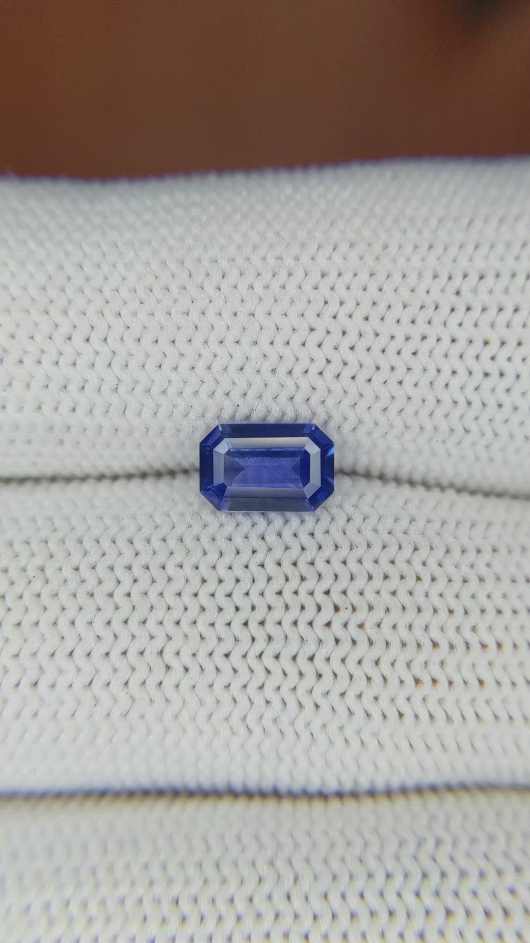 0.90 Ct. Blue Sapphire from Ceylon (Sri Lanka) Size Video