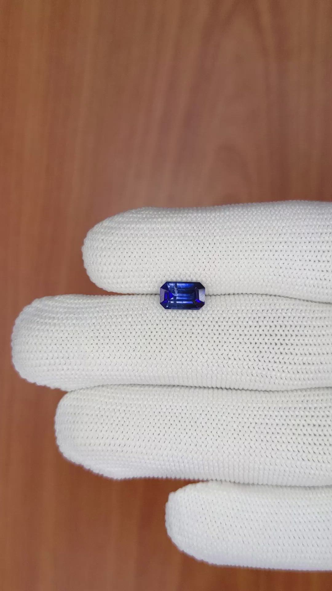 1.39 Ct. Blue Sapphire from Ceylon (Sri Lanka) Size Video