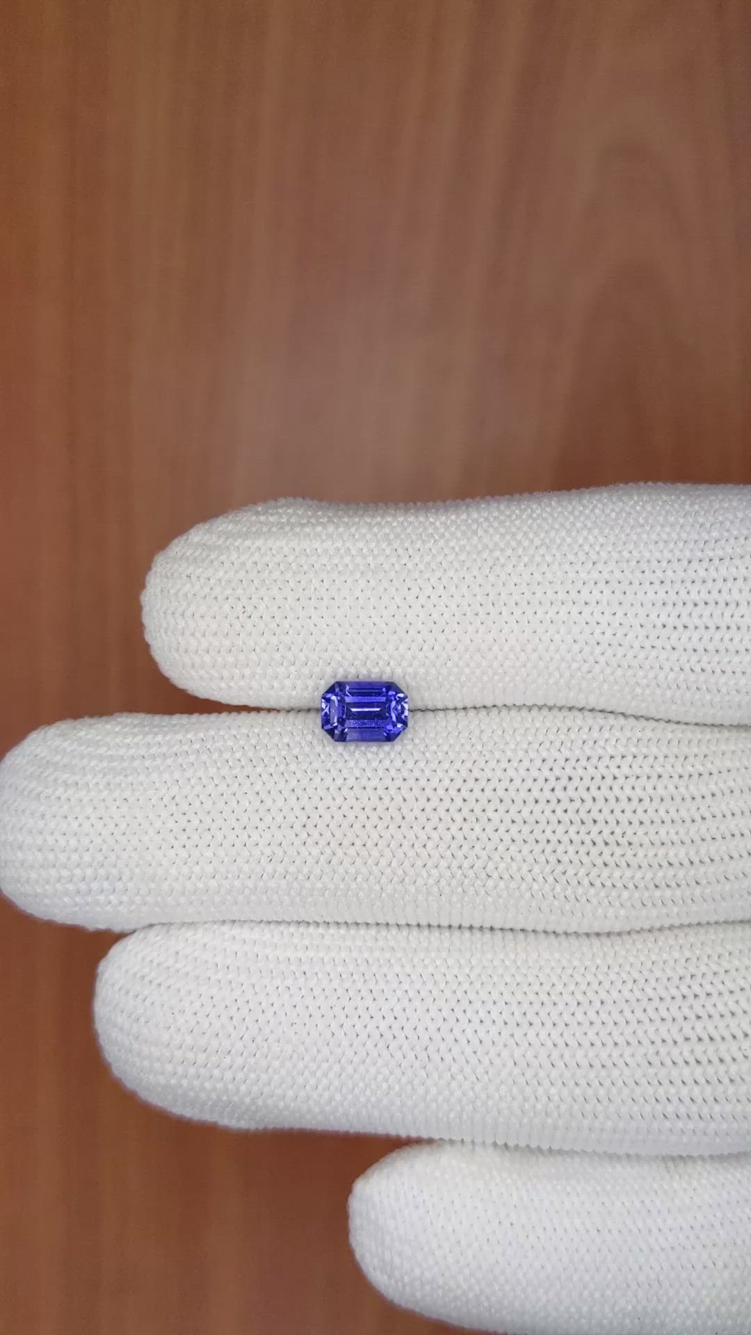 1.35 Ct. Blue Sapphire from Ceylon (Sri Lanka) Size Video