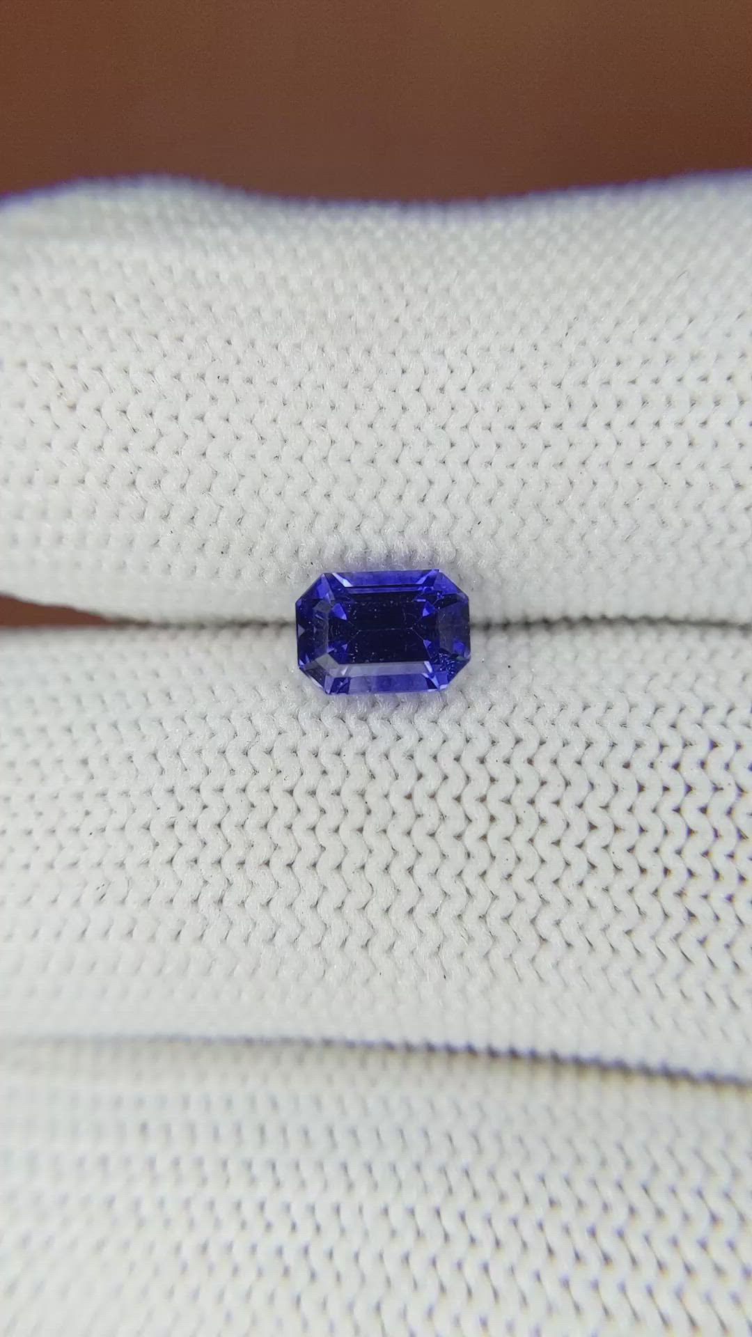 1.35 Ct. Blue Sapphire from Ceylon (Sri Lanka) Size Video