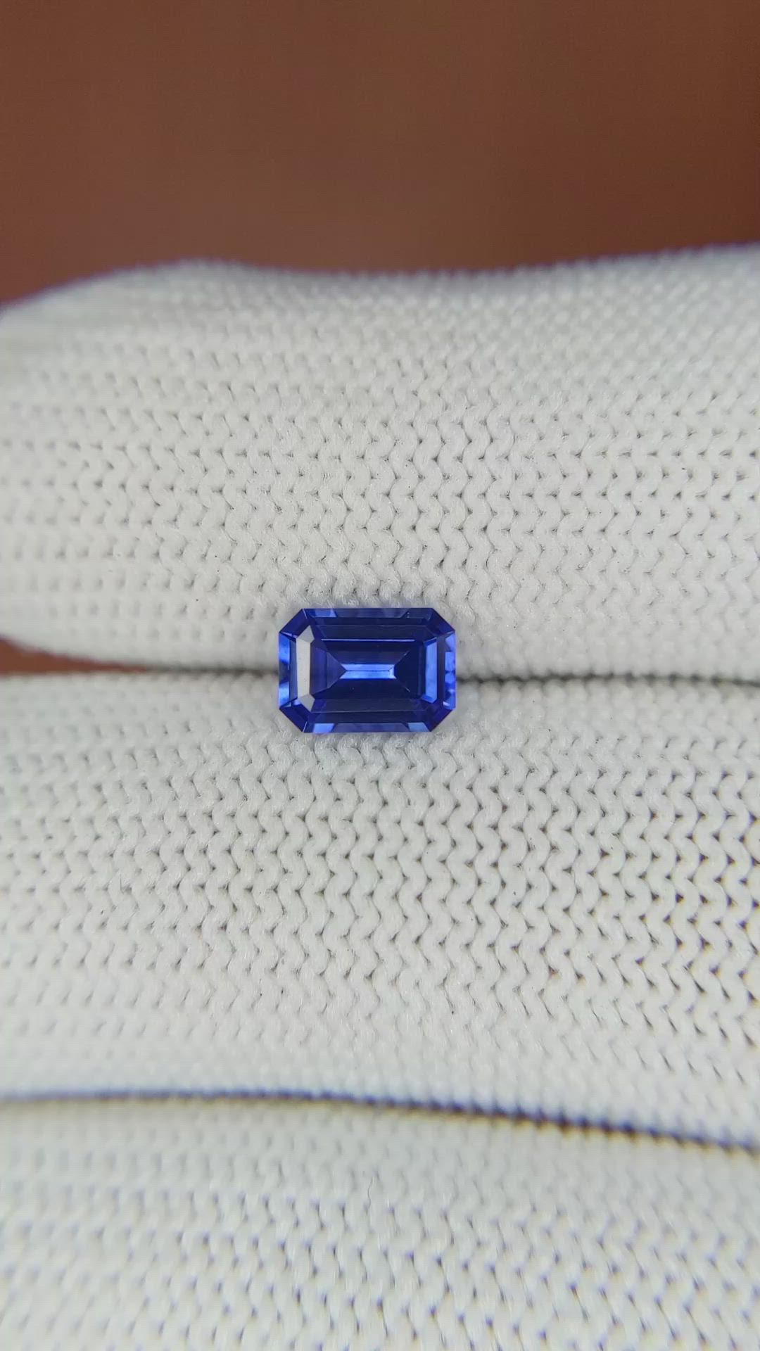 0.92 Ct. Blue Sapphire from Ceylon (Sri Lanka) Size Video